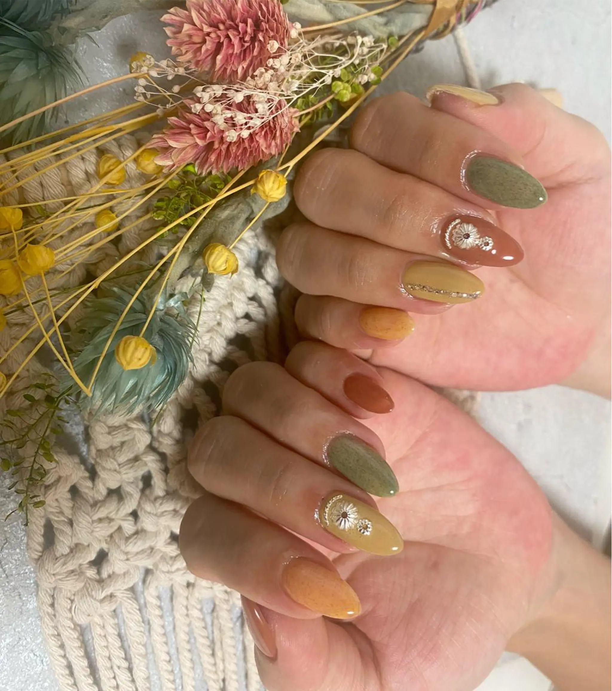 ネイル ハンドネイル ハンドケア ëmma nail_ by chulaのネイルデザイン