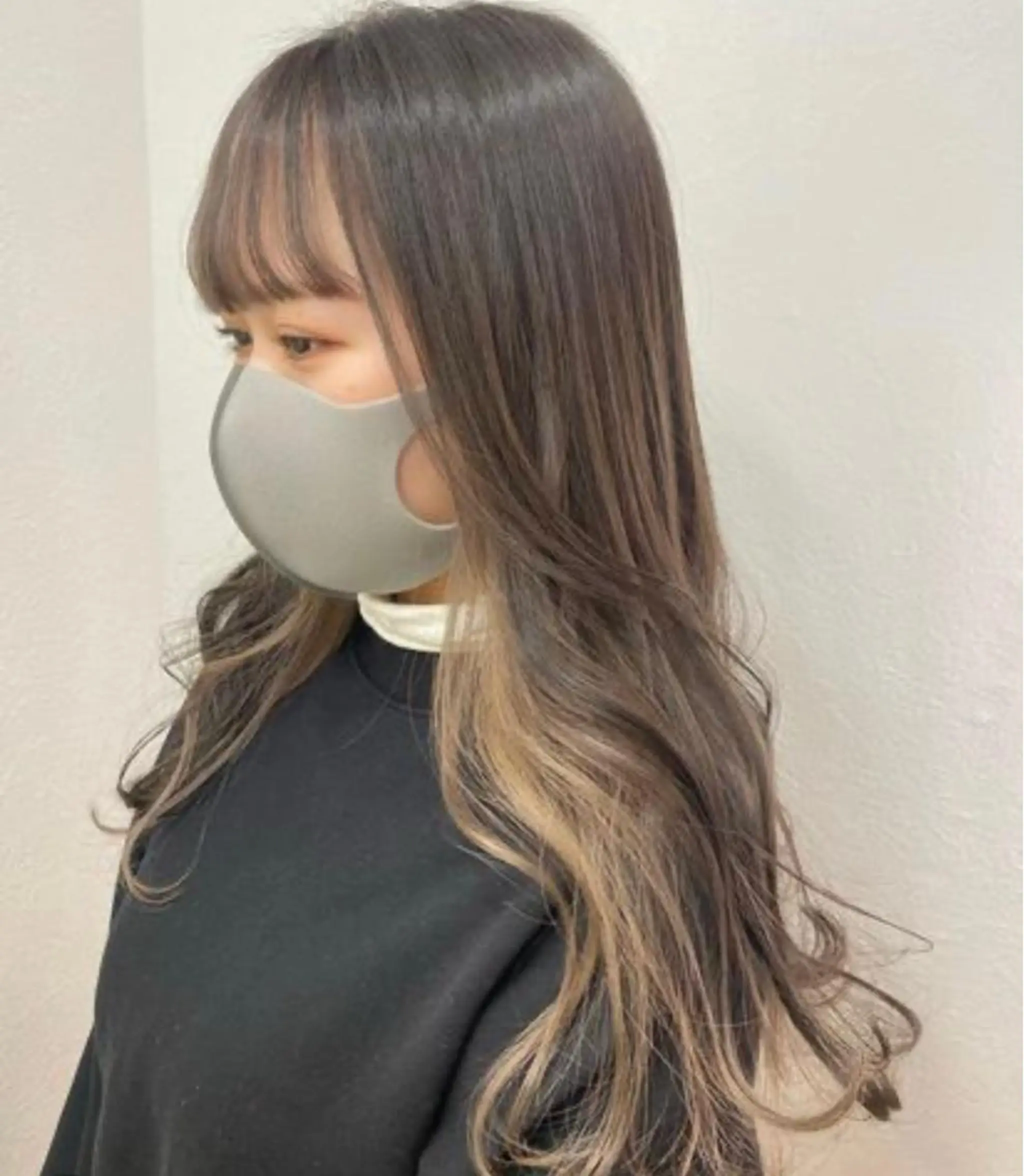 ロング カラー ベージュカラー ブリーチ ハイトーンカラー ホワイトベージュ 遠藤沙也加 /レイヤーカットのヘアスタイル