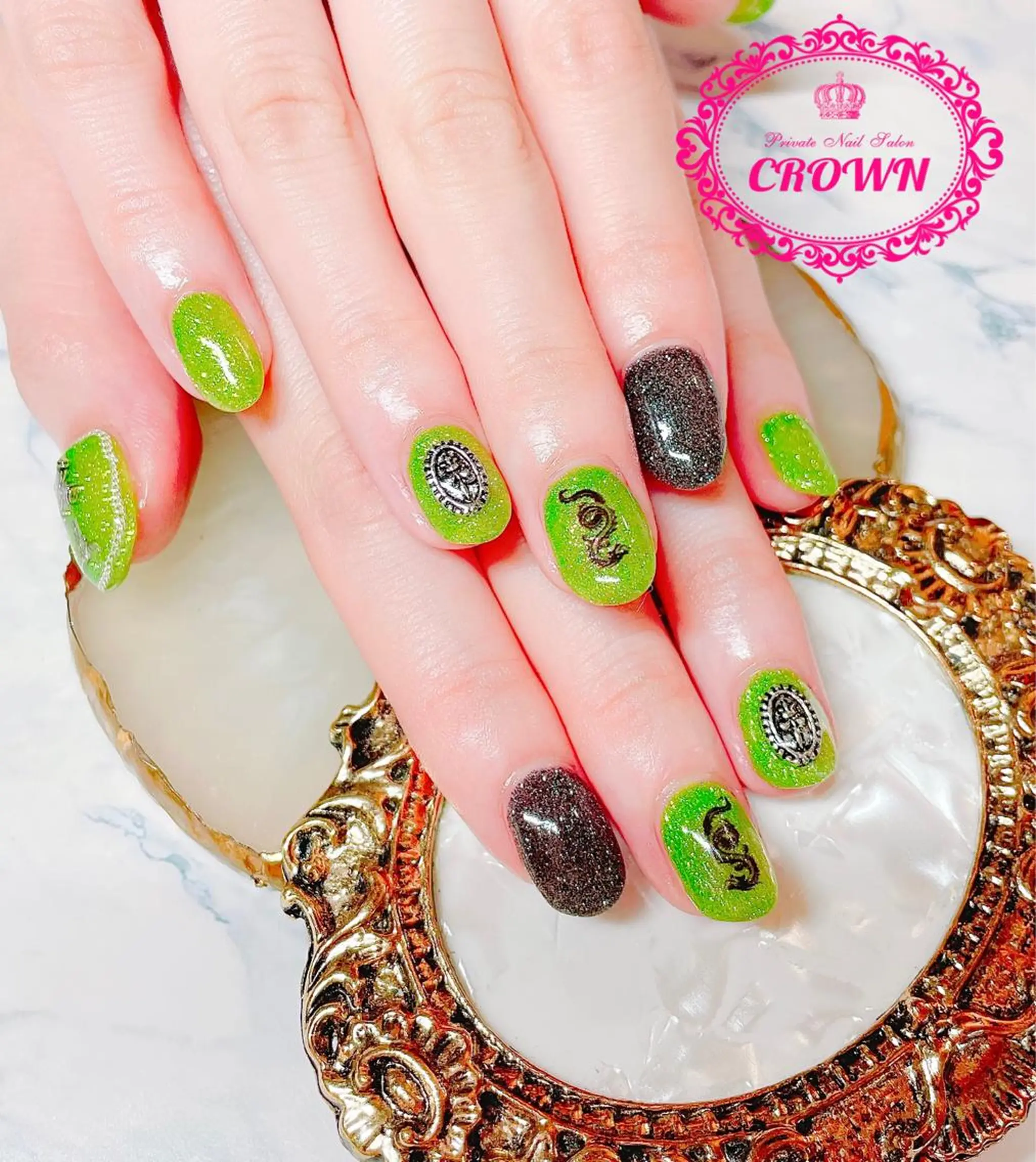 ネイル CROWN プライベートサロンのネイルデザイン