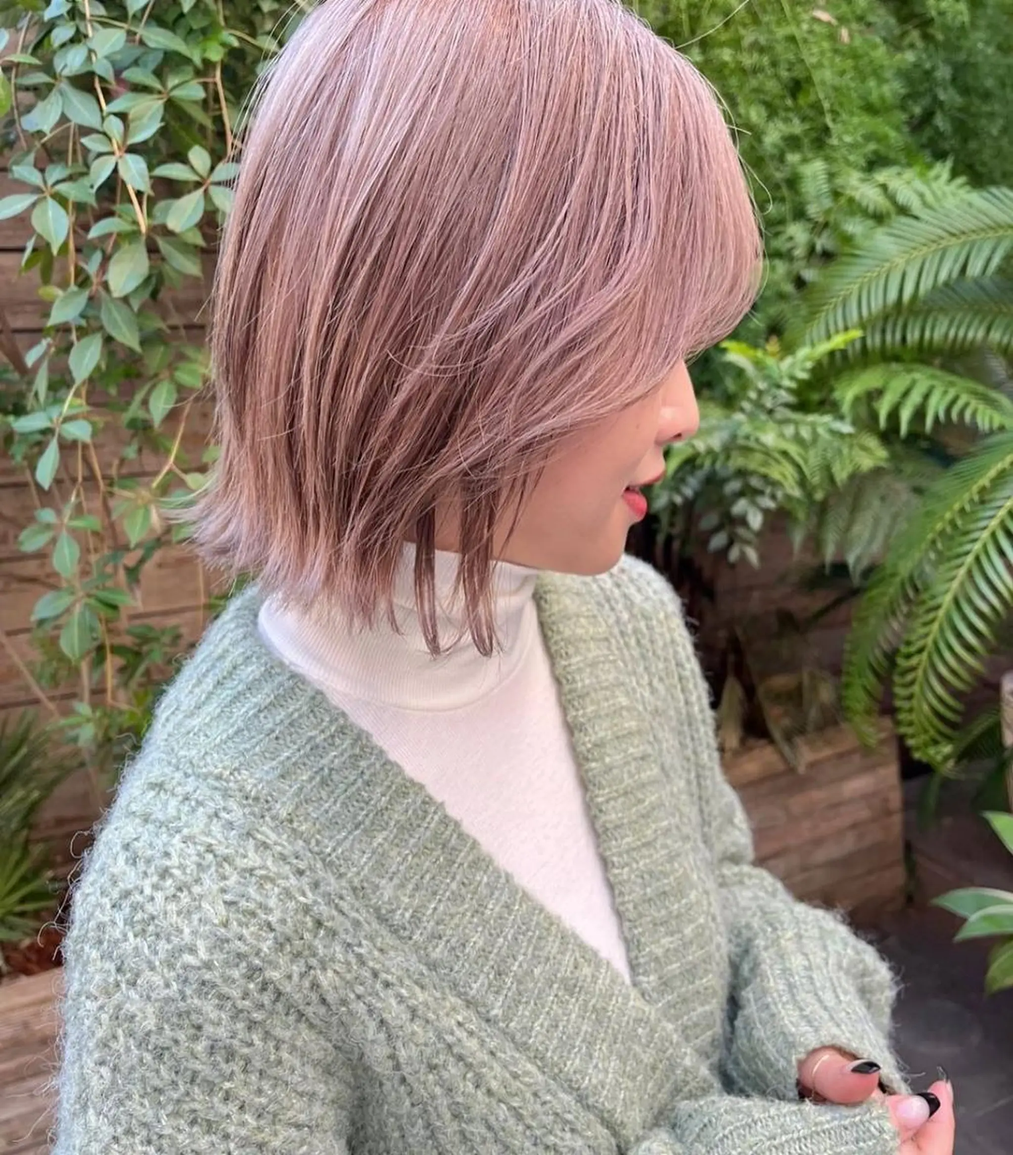 ミディアム カラー ヘアアレンジ ベージュカラー ハイライトカラー ハイトーンカラー ミルクティーベージュ ピンクカラー 韓国/髪質改善💘 櫻井かれんのヘアスタイル