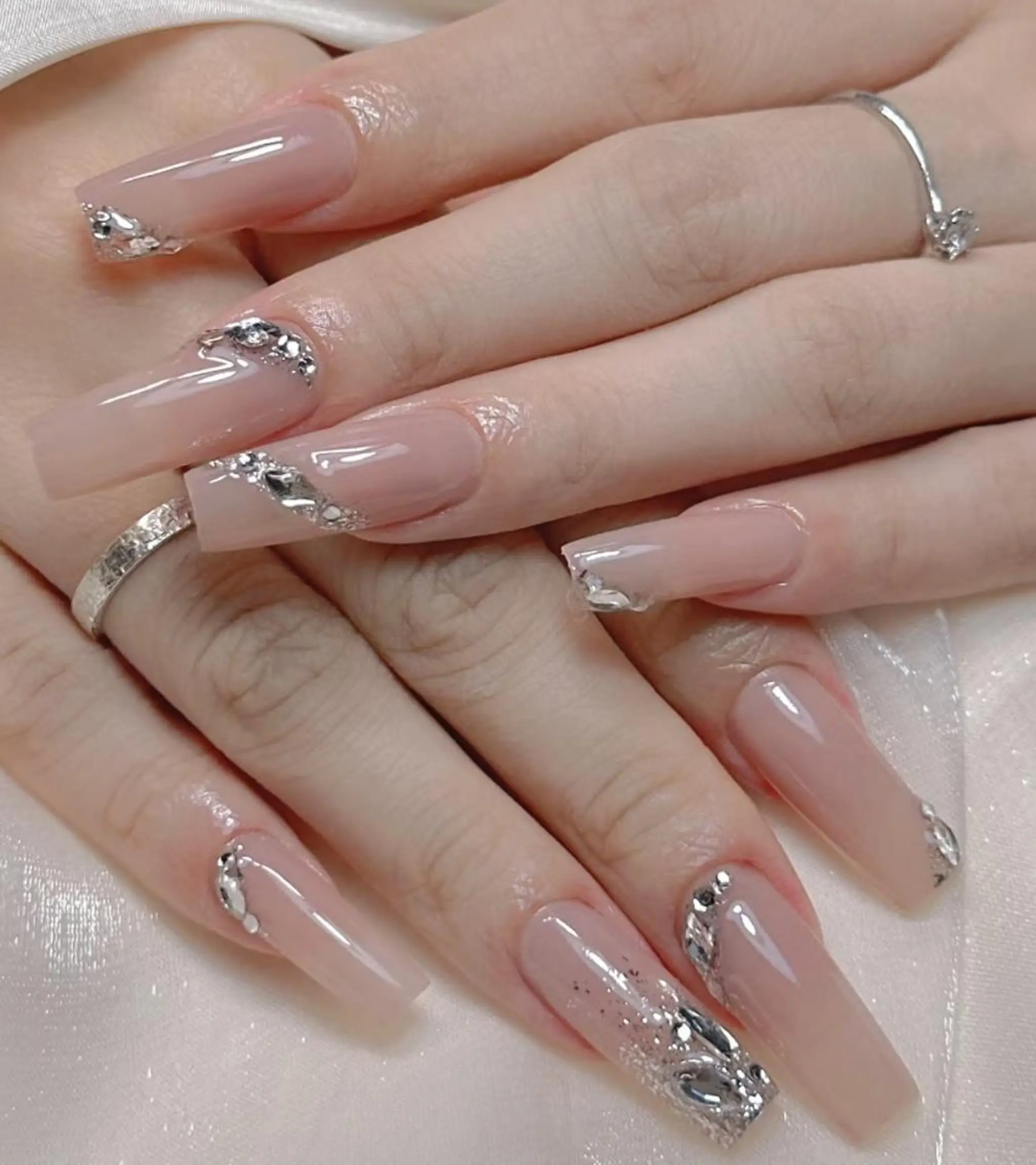 ネイル VIVIAN エイのネイルデザイン