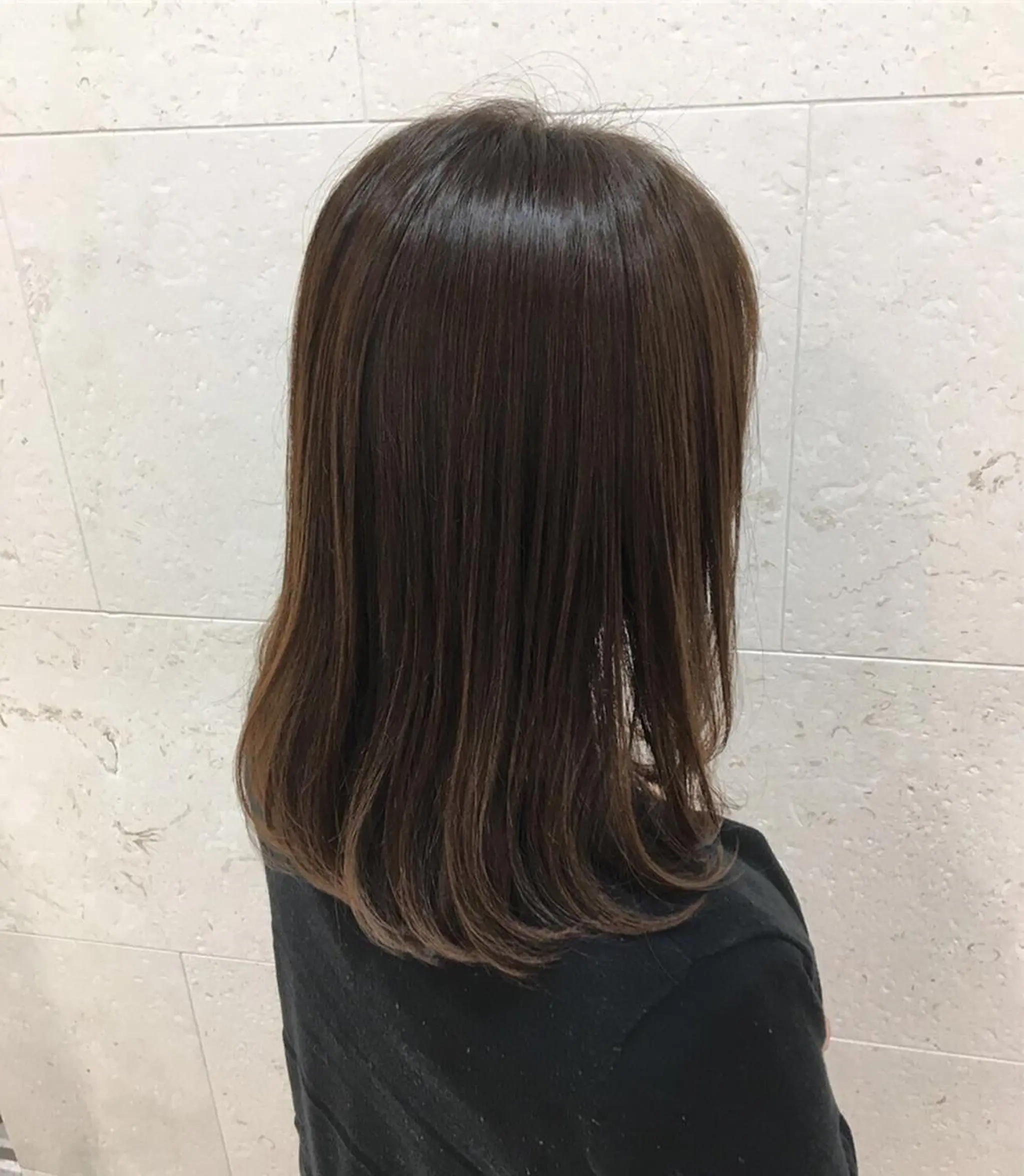 セミロング カラー アッシュ レイヤーカット トリートメント カット ヘアカラー トリートメント 斉藤 貴也のヘアスタイル