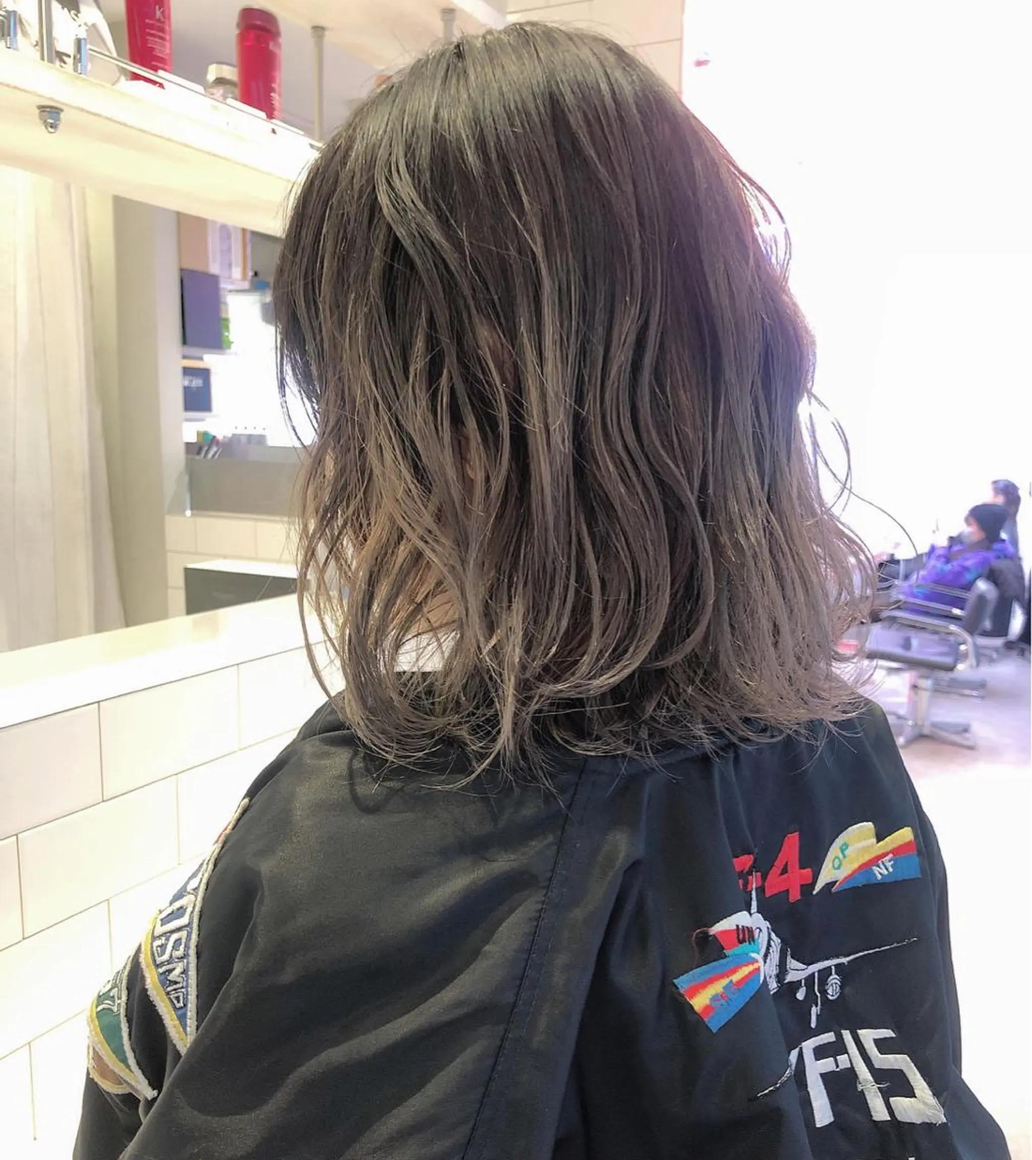 ミディアム カラー ヘアアレンジ ブリーチ グレージュ 透明感カラー× レイヤーカット✨高梨のヘアスタイル