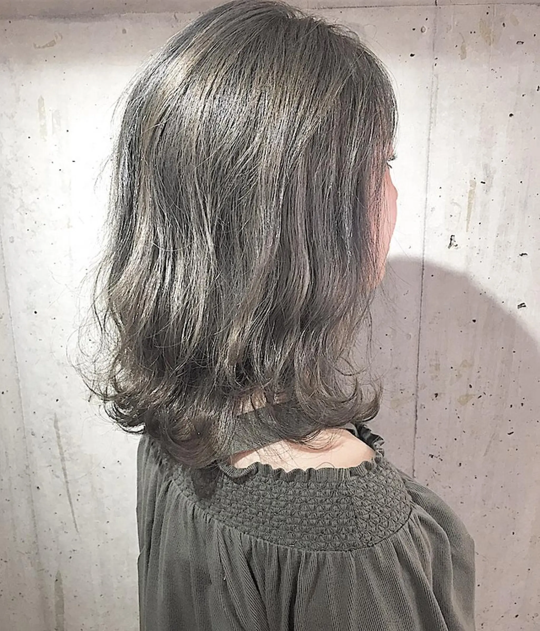 ミディアム カラー パーマ ヘアアレンジ メンズ キッズ ネイル マツエク・マツパ メンズブリーチ メンズハイライト メンズハイトーン メンズインナーカラー アッシュ 韓国風×透明感カラー 髪質改善オタベシンヤのヘアスタイル