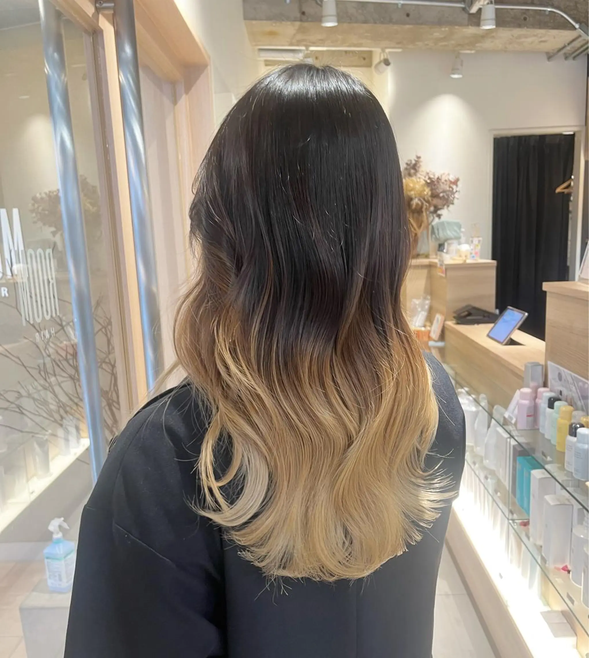 セミロング レイヤーカット 🟣niw SHUNNA🟣のヘアスタイル