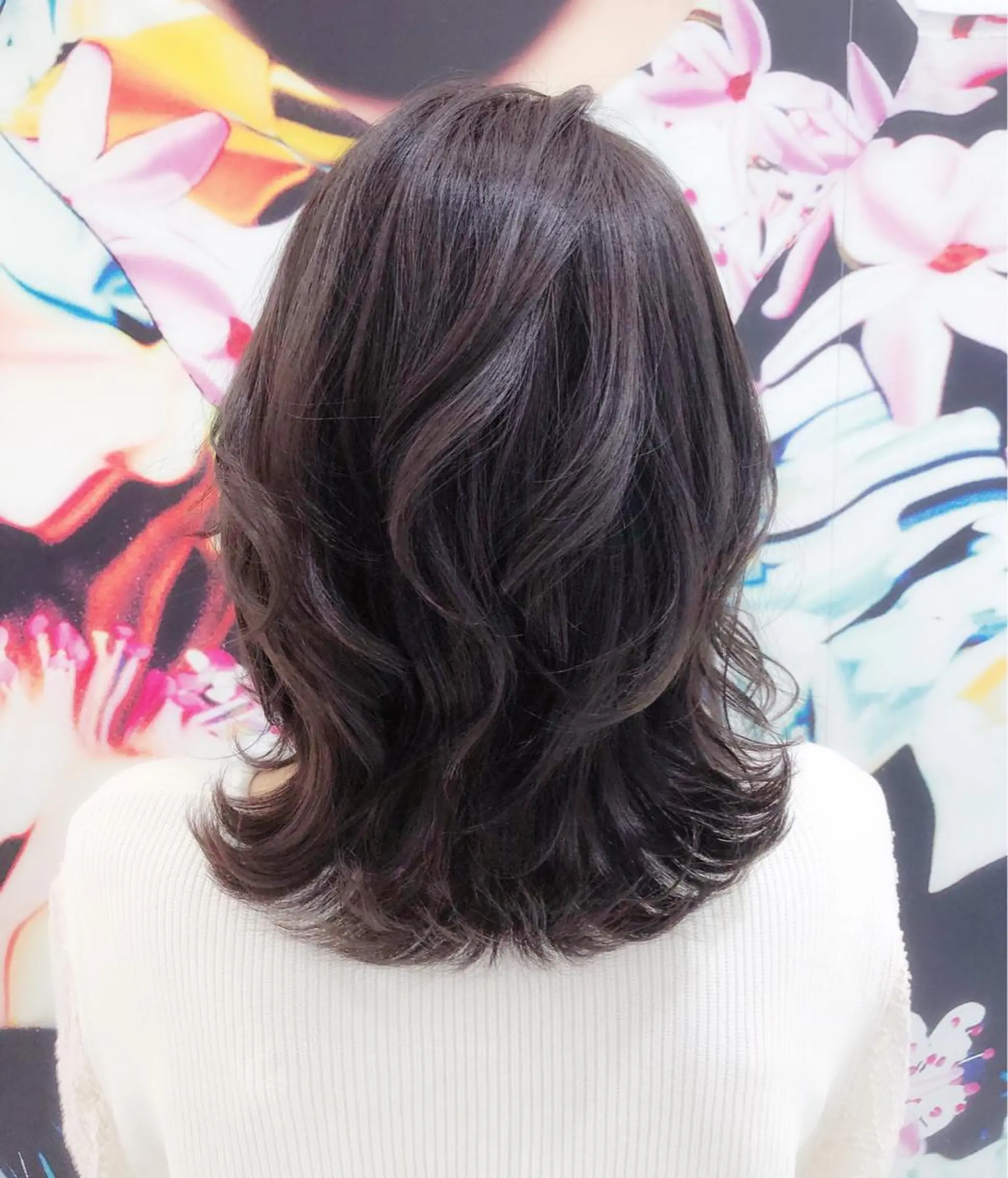 ミディアム パーマ ミディアムパーマ ボブ レイヤーカット 外ハネヘア nex the salon vlow所属・趙 英来のヘアスタイル