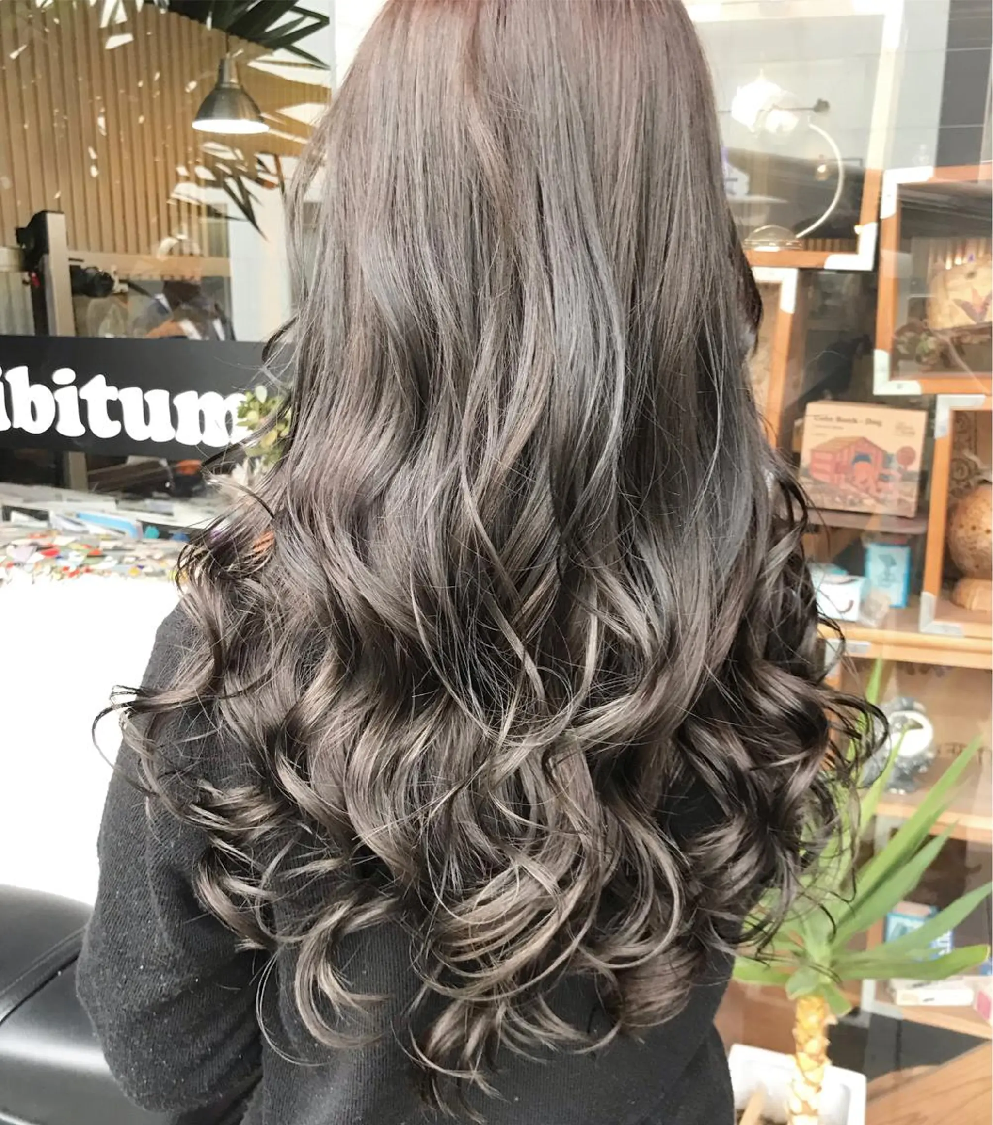 ロング ヘアカラー トリートメント 玉木 育実のヘアスタイル
