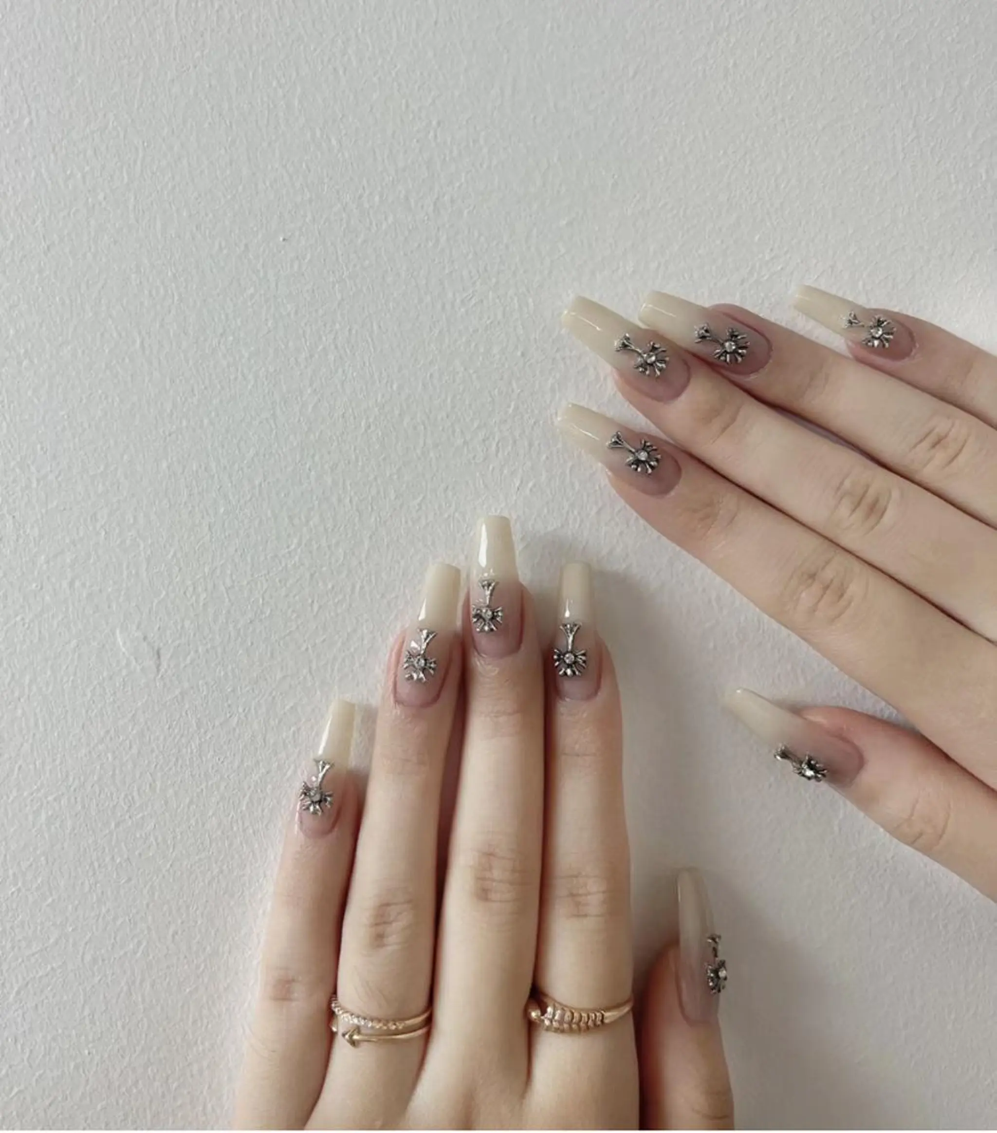 ネイル RAFFINE haru🦋🩵のネイルデザイン