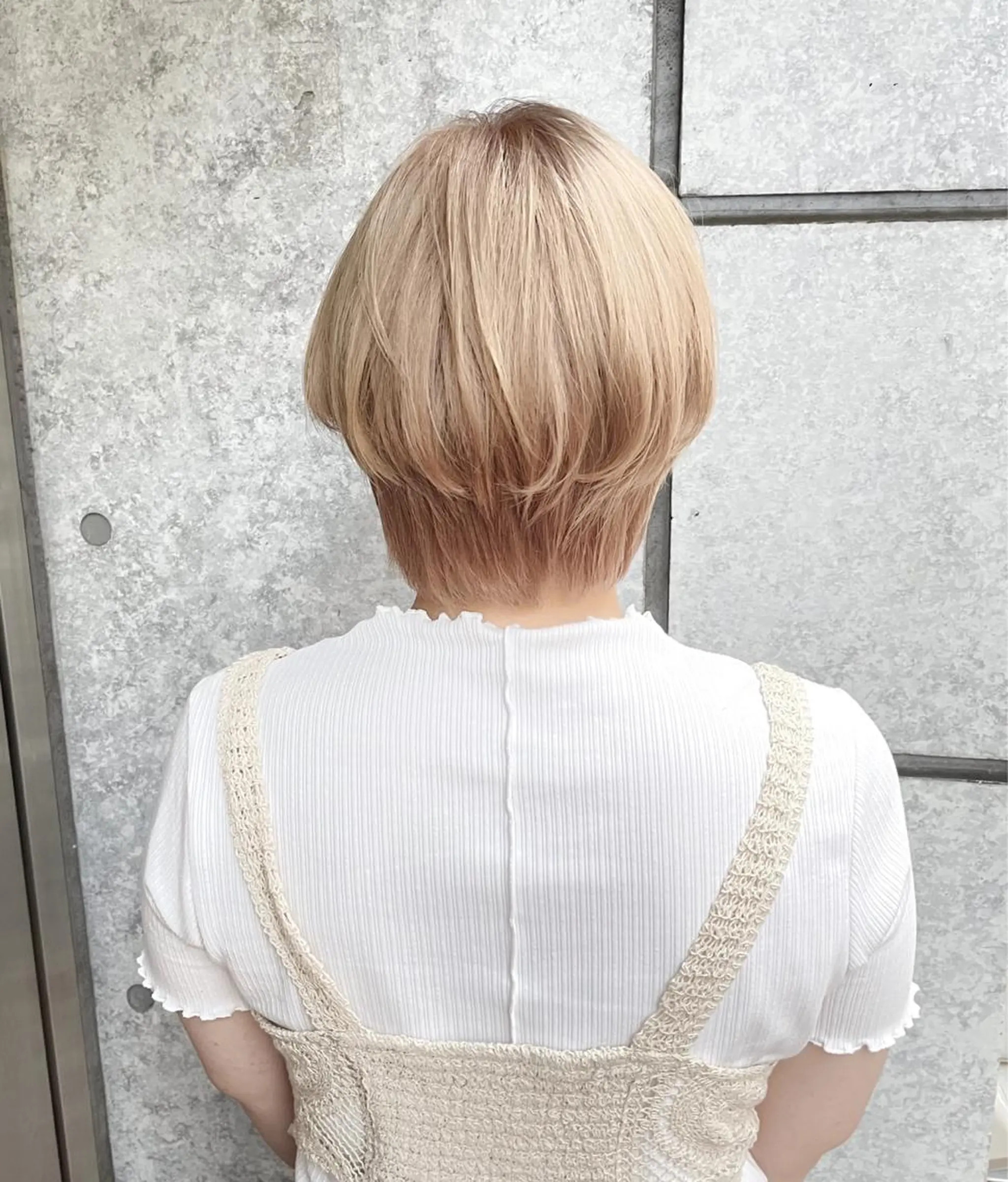 ショート カラー ヘアアレンジ ブリーチ MiU所属・韓国×髪質改善×美髪 縮毛矯正×レイヤーのヘアスタイル