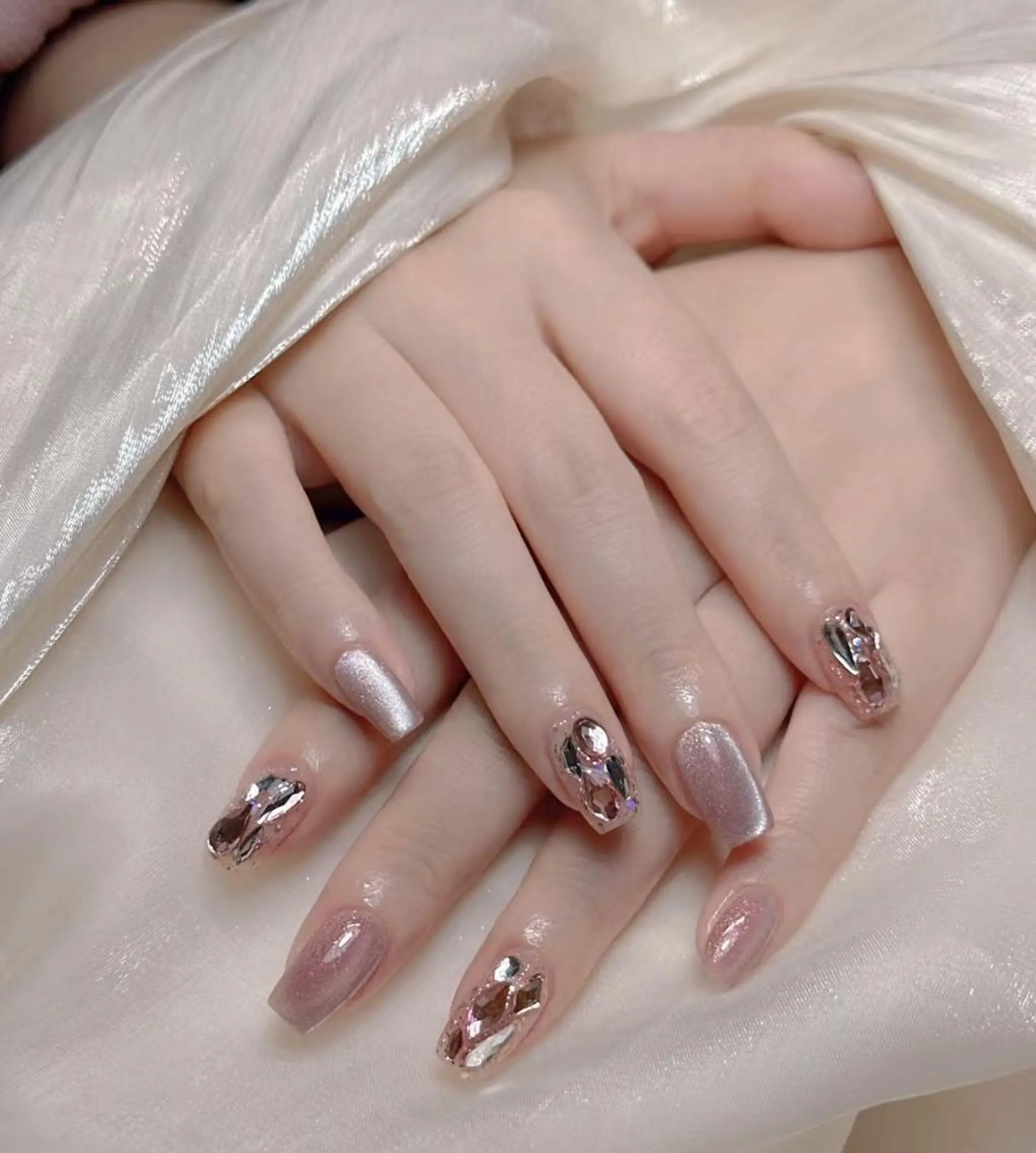 ネイル VIVIAN リサのネイルデザイン