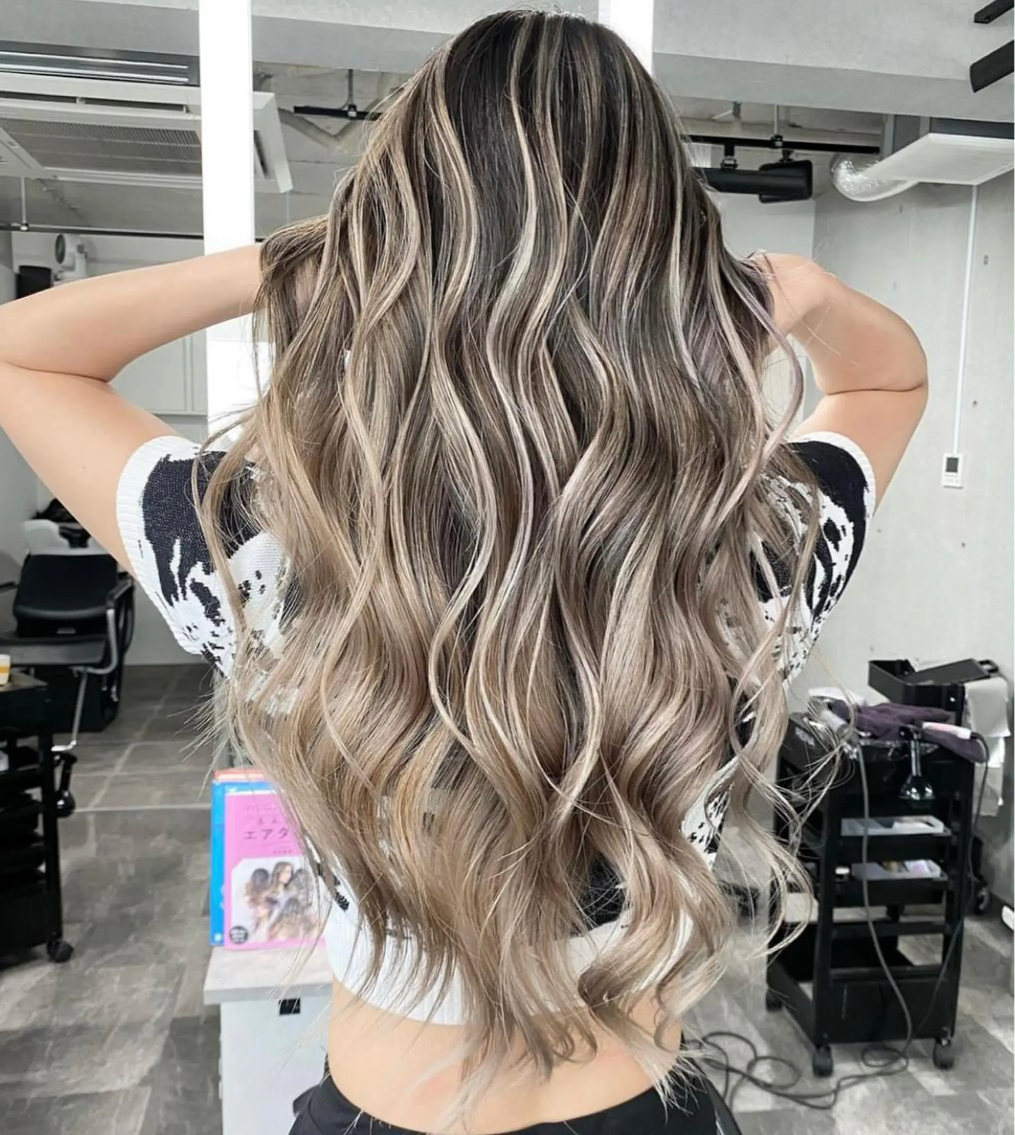 カラー REDEAL所属・草島 友樹のヘアスタイル