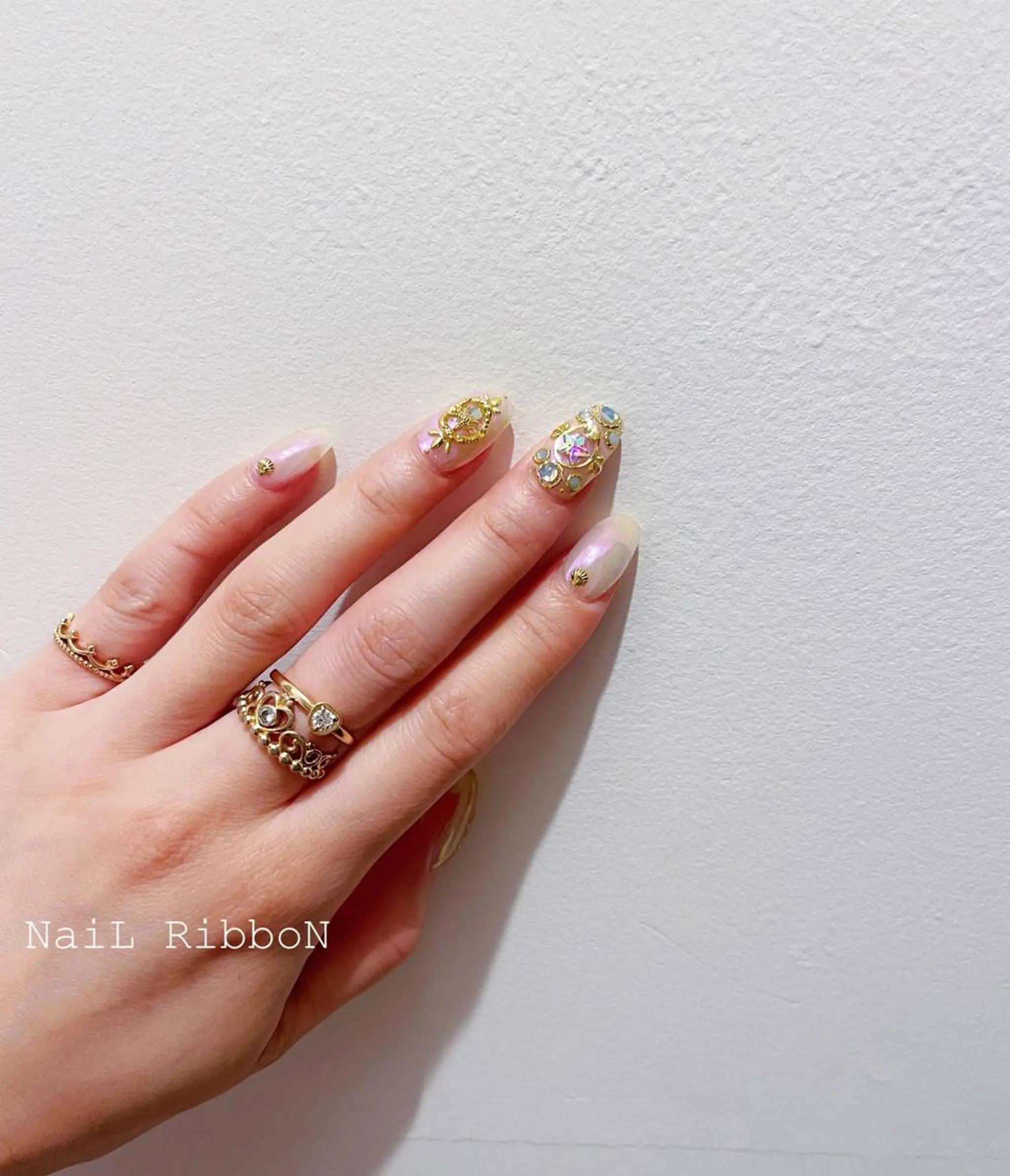 ネイル ネイルリボン 受付スタッフのネイルデザイン