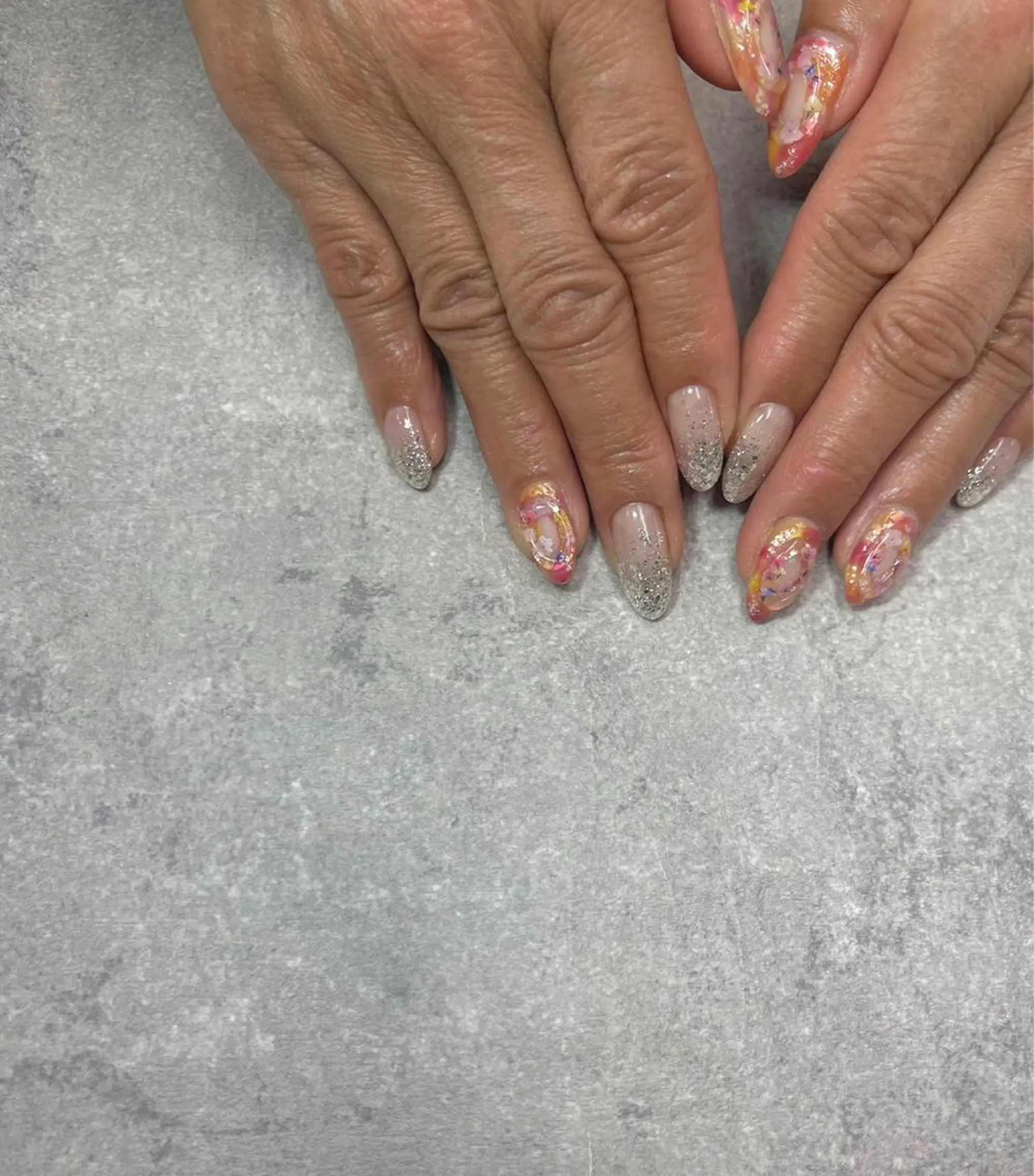 ネイル グラデーション ラメ(グリッター) ラメグラデーション マットネイル ぷっくりネイル ハンドネイル ハンドケア FASTNAIL PLUS 新宿店のネイルデザイン