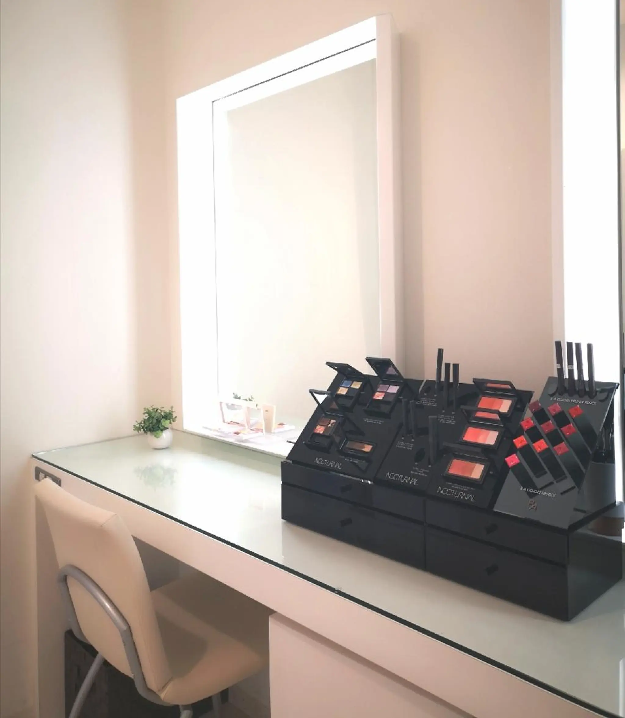 ポーラ心斎橋御堂筋店所属・小顔毛穴/POLA 心斎橋難波5分のエステ・リラクイメージ