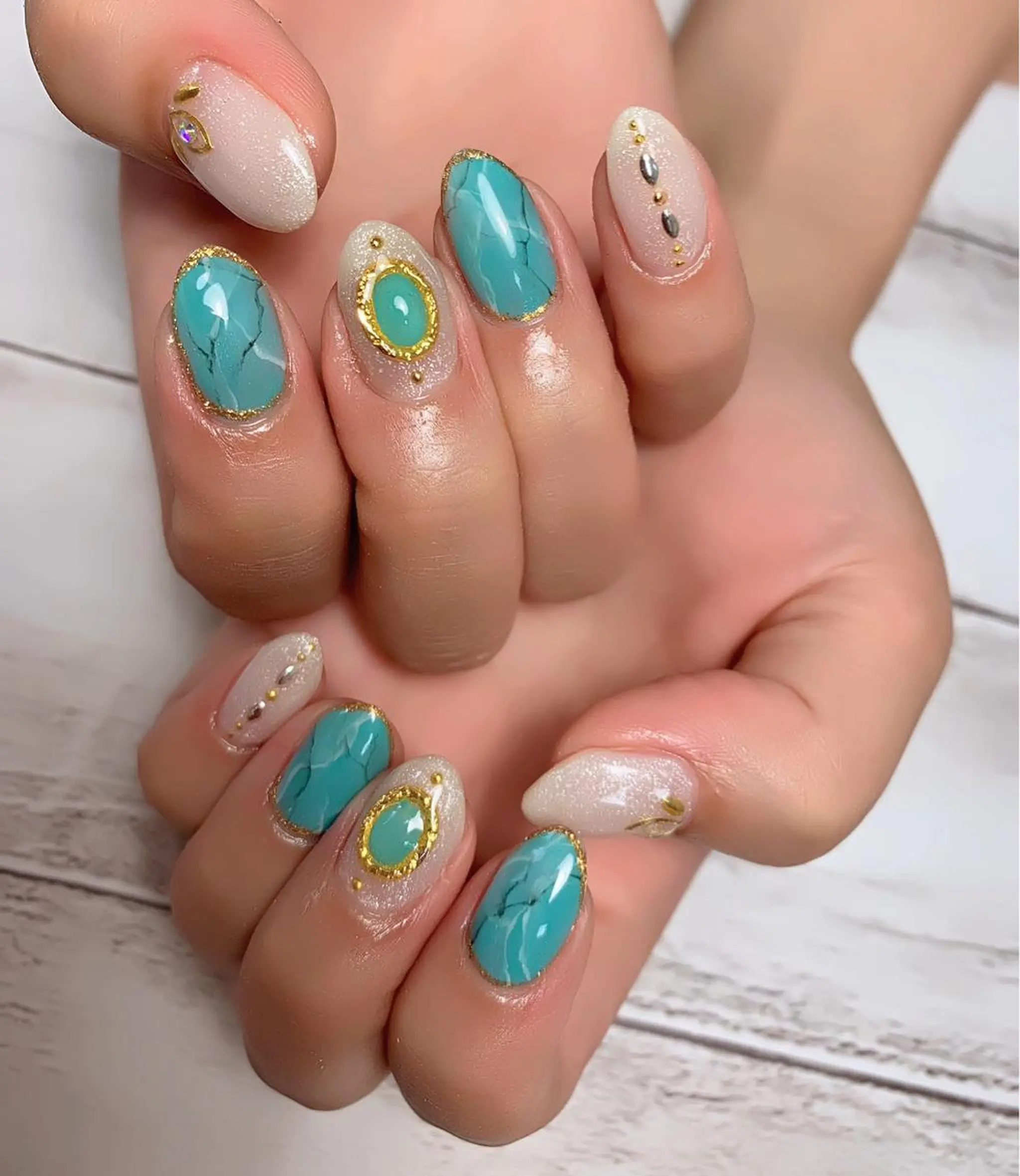 ネイル 菅野 愛花のネイルデザイン