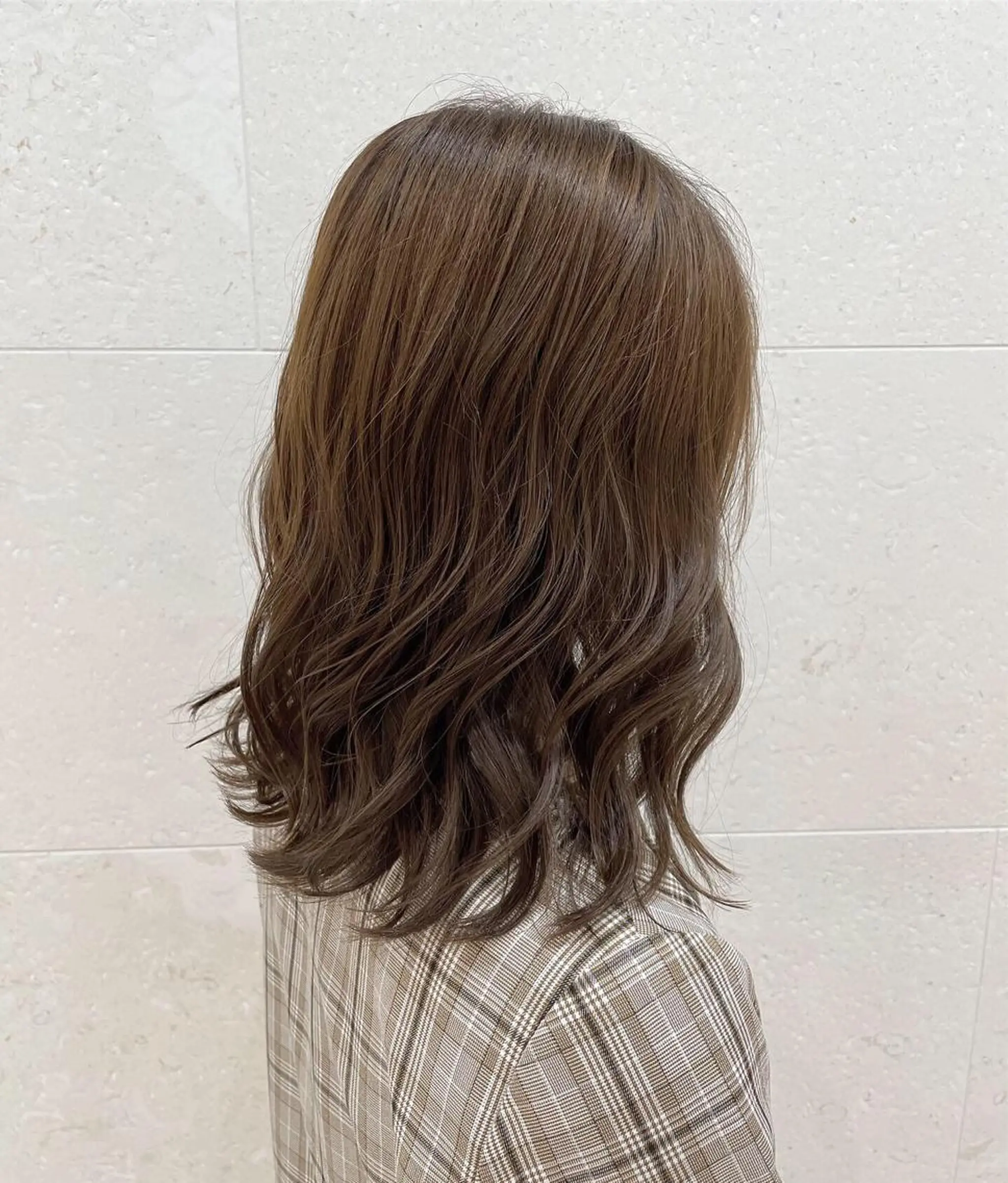 セミロング カラー アディクシーカラー ヘアカラー トリートメント 斉藤 貴也のヘアスタイル