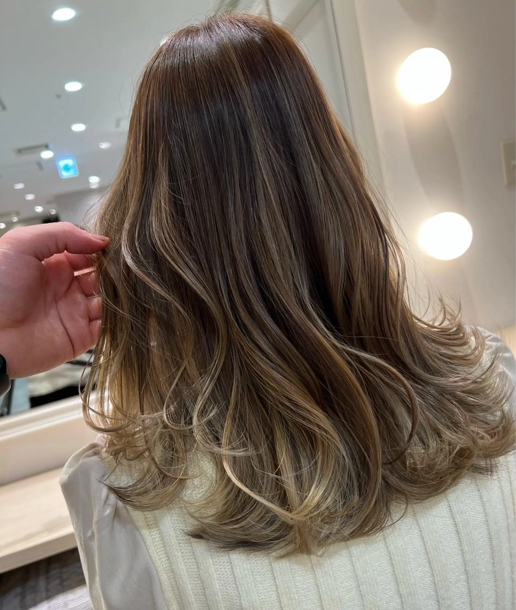 セミロング カラー 🇺🇸海外デザイン iCON TOKYOのヘアスタイル