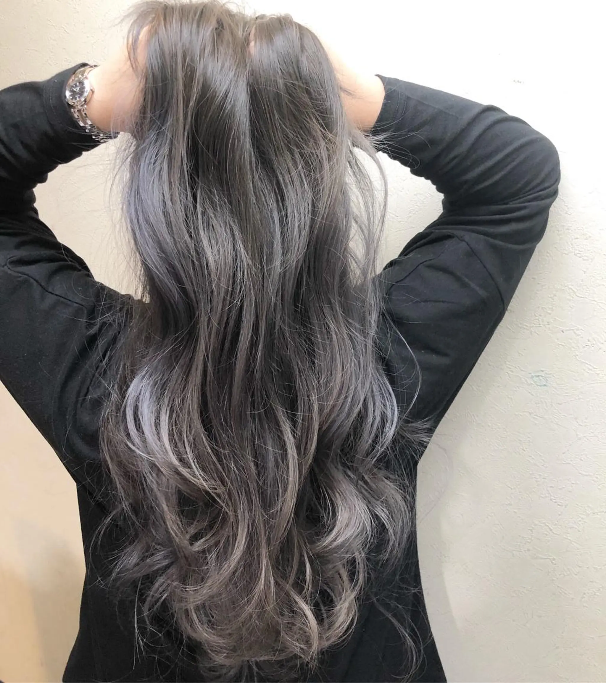 ロング カラー ブリーチ ブリーチなしカラー 工藤 綾華のヘアスタイル