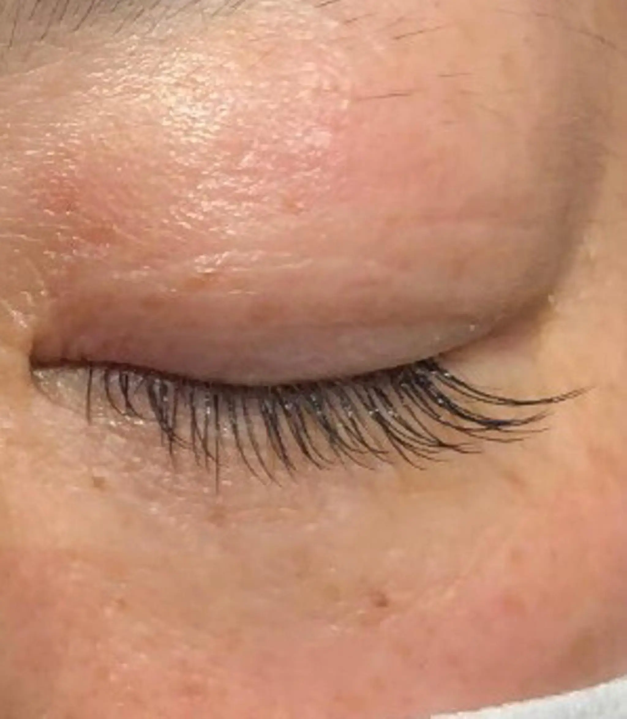 マツエク・マツパ 目尻長め セクシー ETERNO小山店 野崎の眉毛・アイブロウイメージ