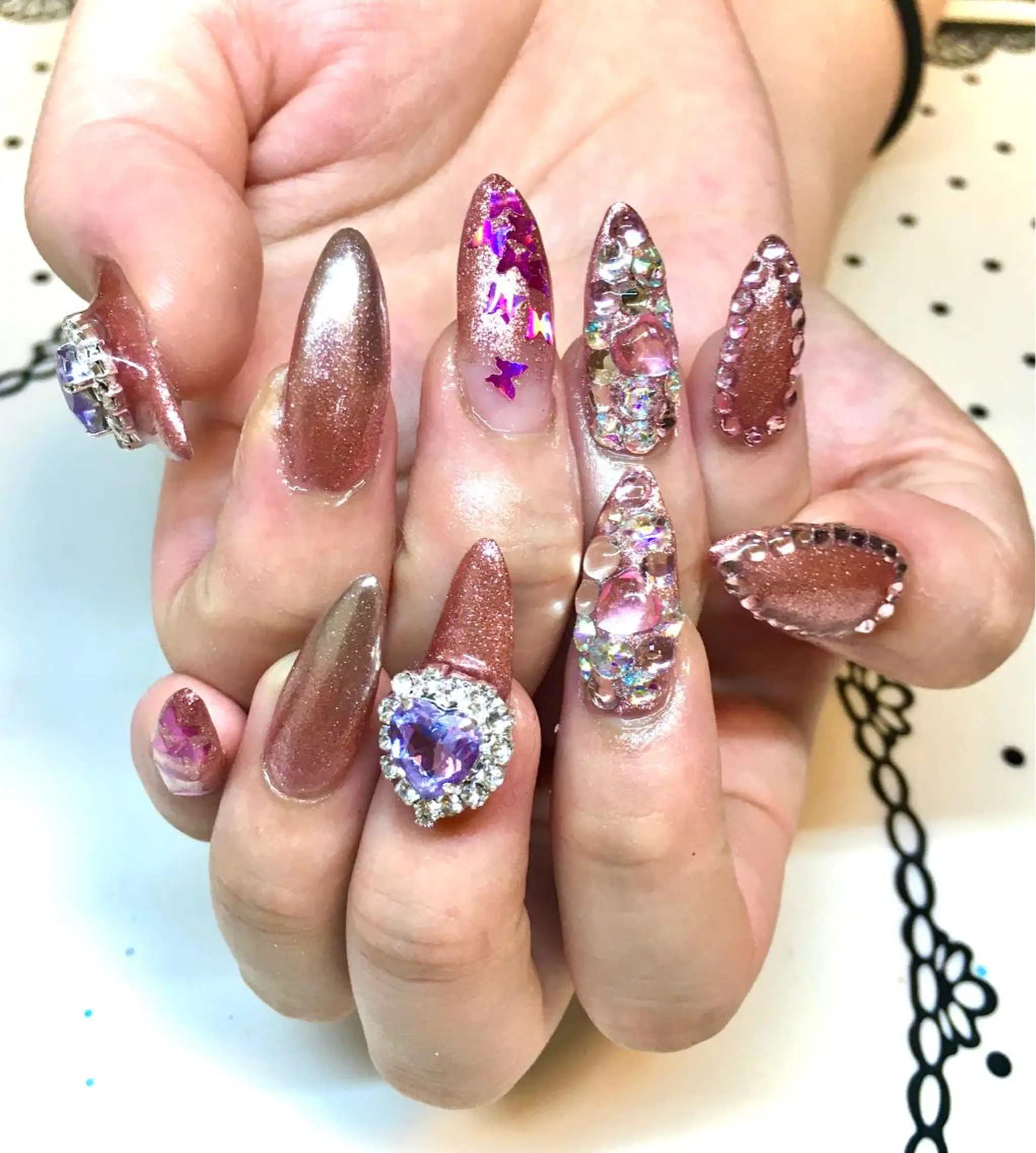 ネイル ハート ホログラムネイル 持ち込み ハンドネイル nailsalon sugarr所属・nailist cocoのネイルデザイン