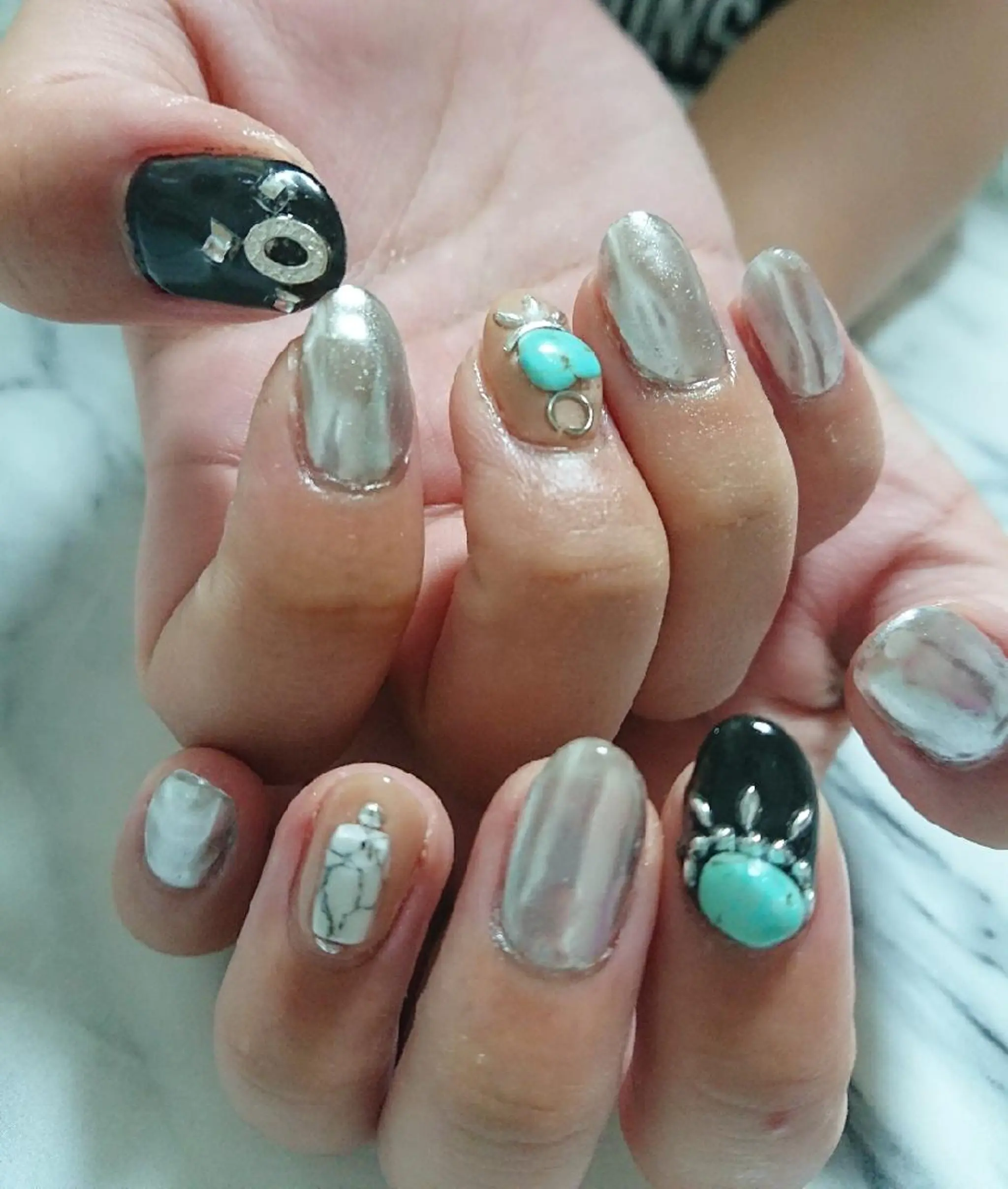 ネイル QULEONAIL所属・大城 裕麻のネイルデザイン