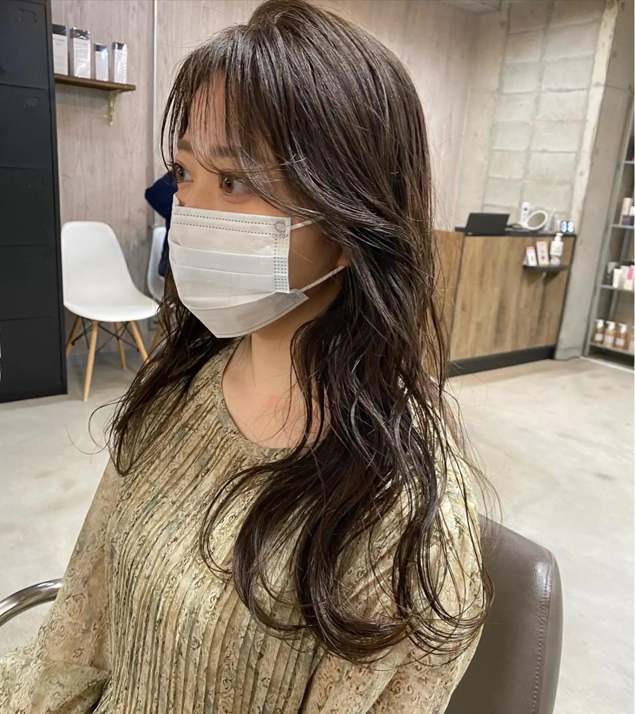 セミロング カラー GiseL アンリのヘアスタイル