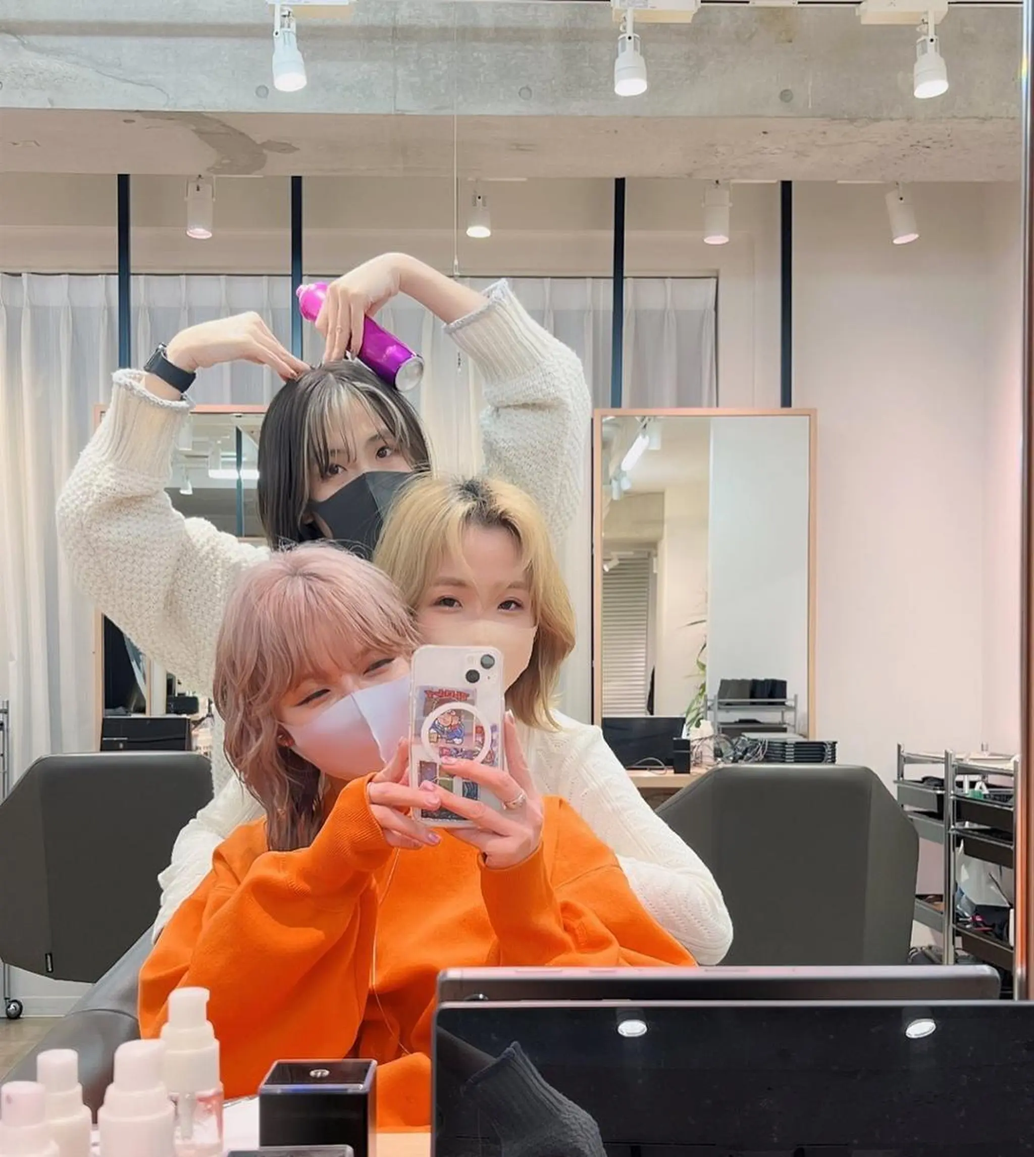 ミディアム カラー ヘアアレンジ ベージュカラー グラデーションカラー ハイライトカラー ミルクティーベージュ ピンクカラー 韓国/髪質改善💘 櫻井かれんのヘアスタイル