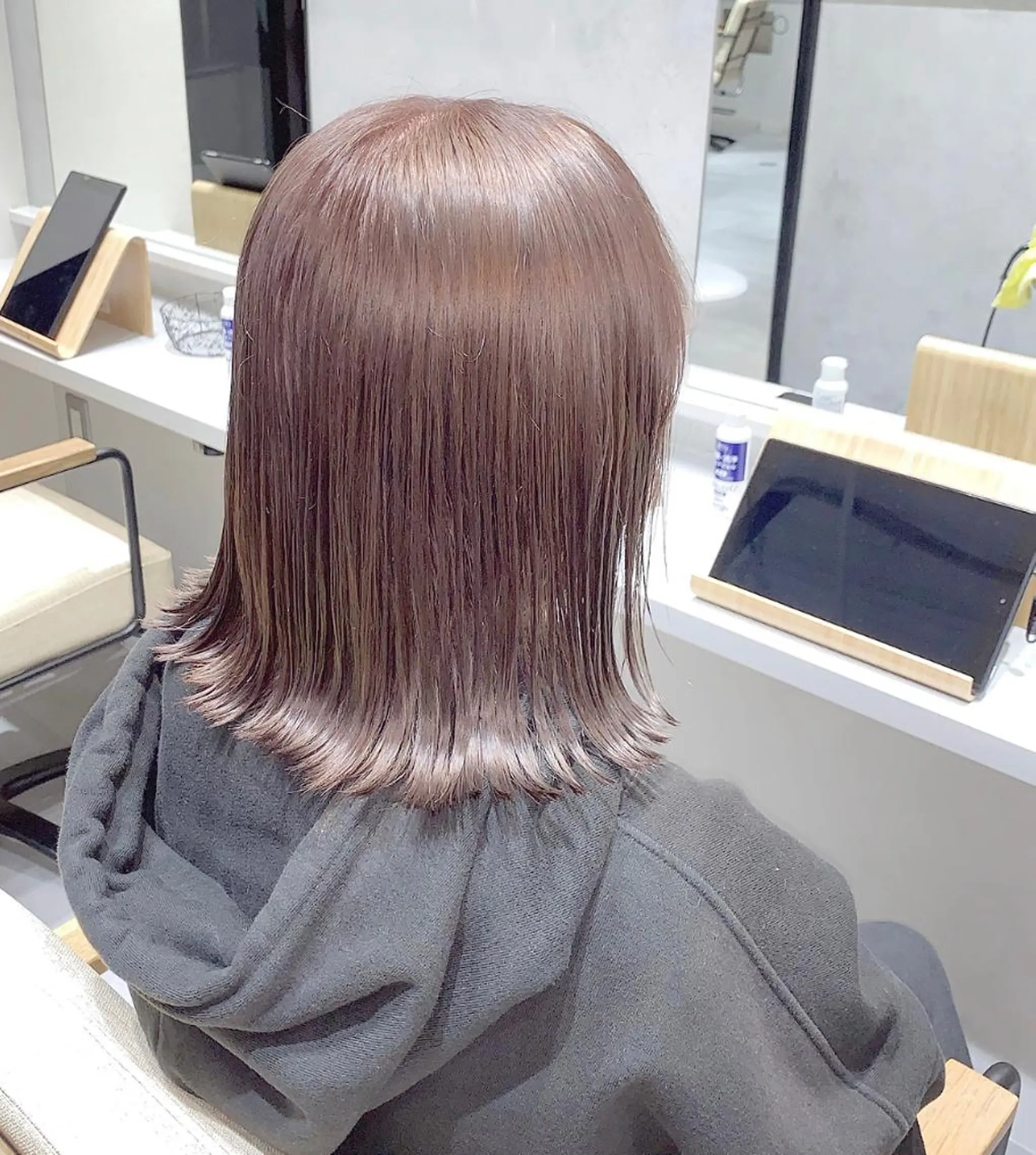 ショート カラー ブリーチ ケアブリーチ グレージュ ミルクティーグレージュ ブリーチソムリエ認定 梅田茶屋町Eir辻のヘアスタイル