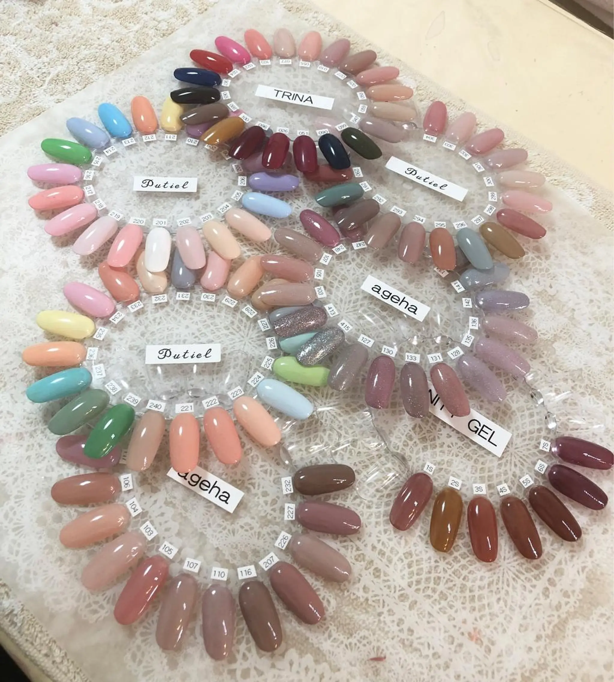 ネイル 青木 綾子のネイルデザイン