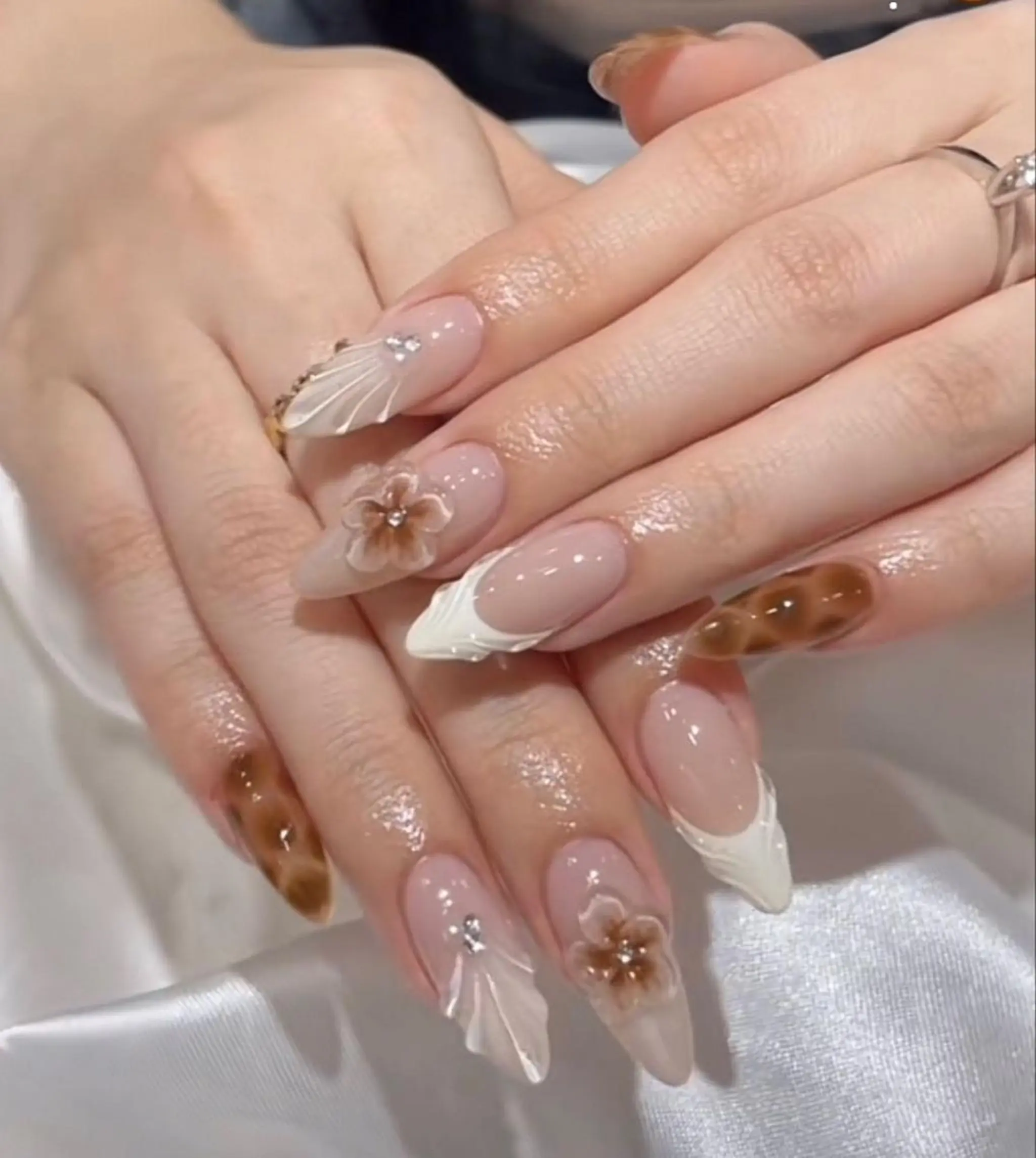 ネイル 長さ出し フレンチネイル グラデーション 卒業式 マグネットネイル ハンドネイル MIHANA YUKIのネイルデザイン