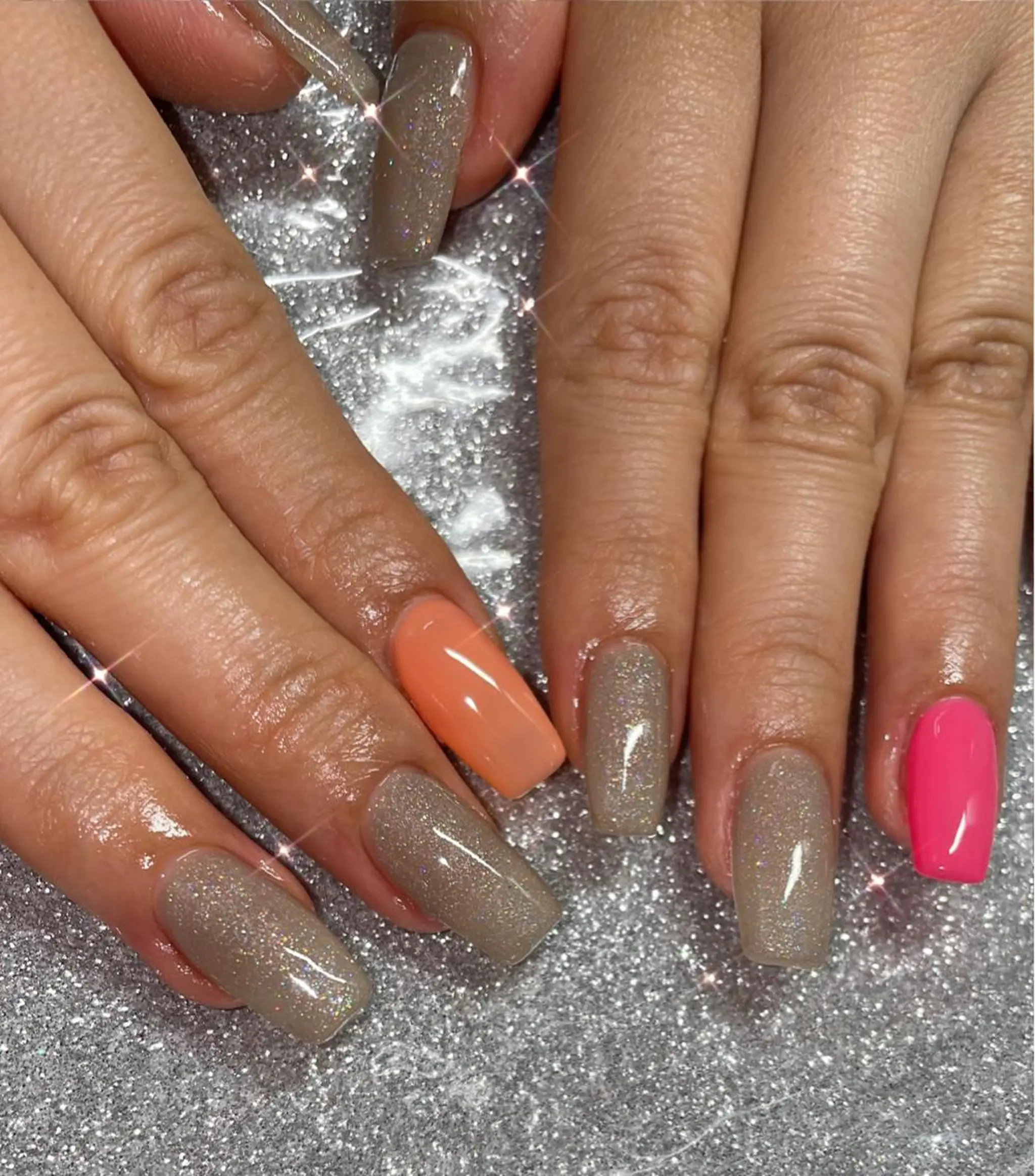 ネイル ハンドネイル VIERU 🌈🎀💖のネイルデザイン