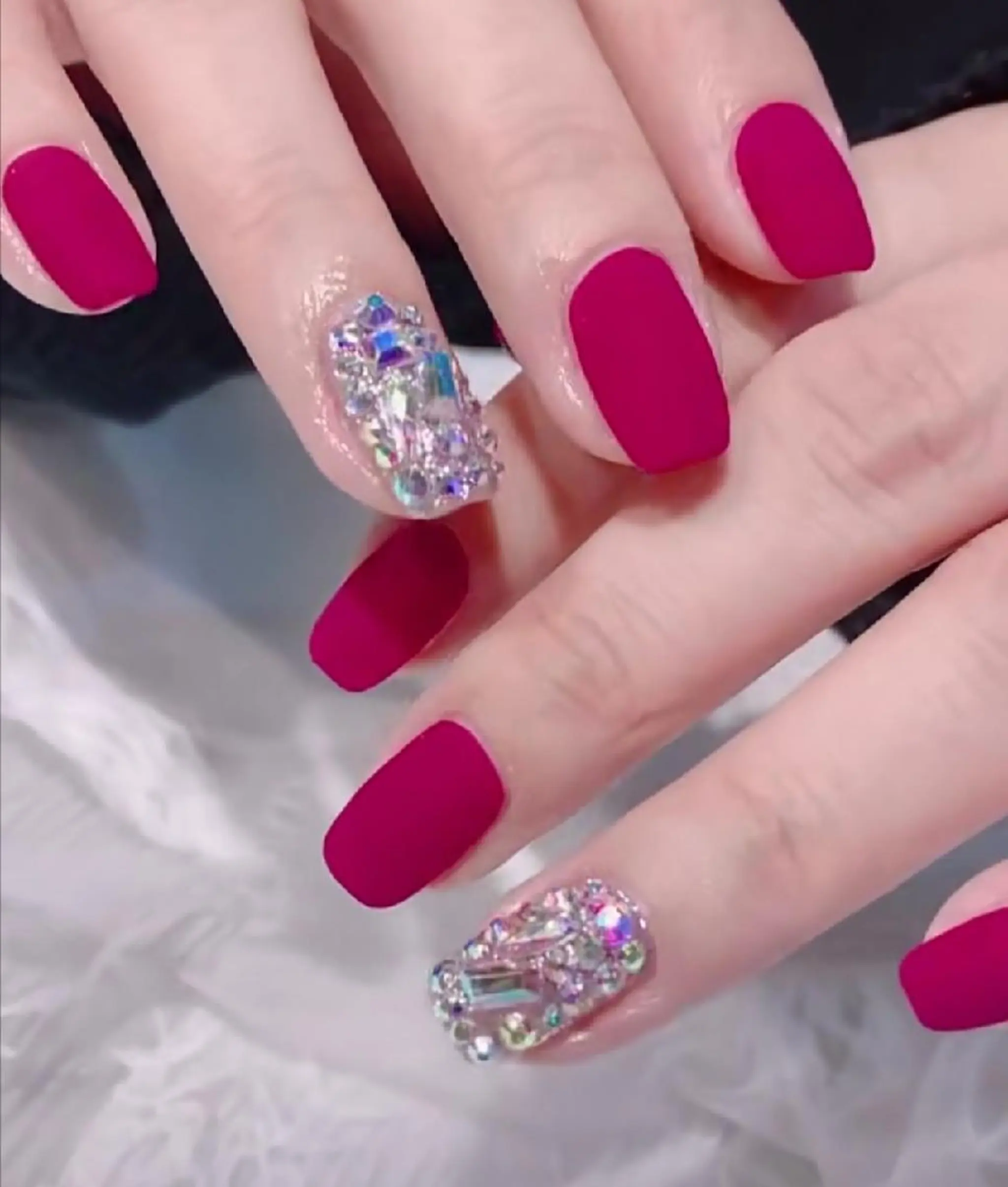 ミディアム ネイル マットネイル ストーンネイル ネイリストゆか💅 長さだし、深爪矯正のネイルデザイン