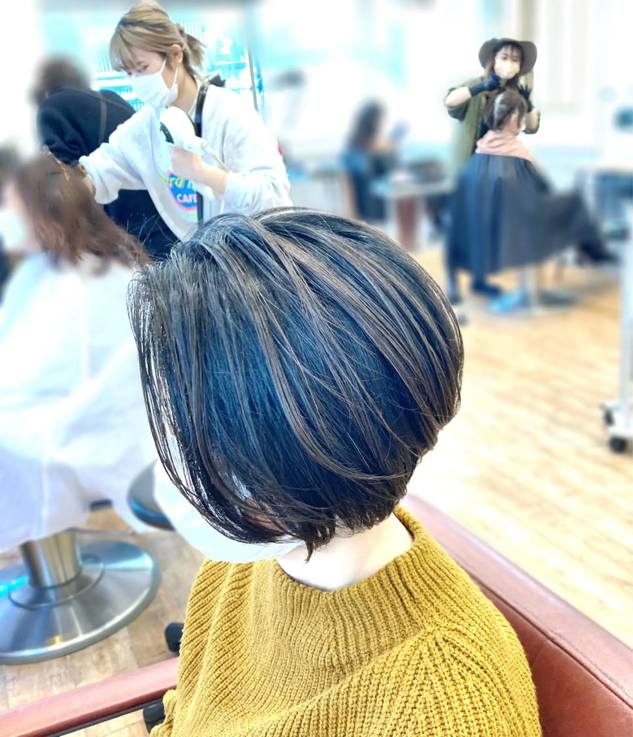 ショート カラー 菅原 綾のヘアスタイル
