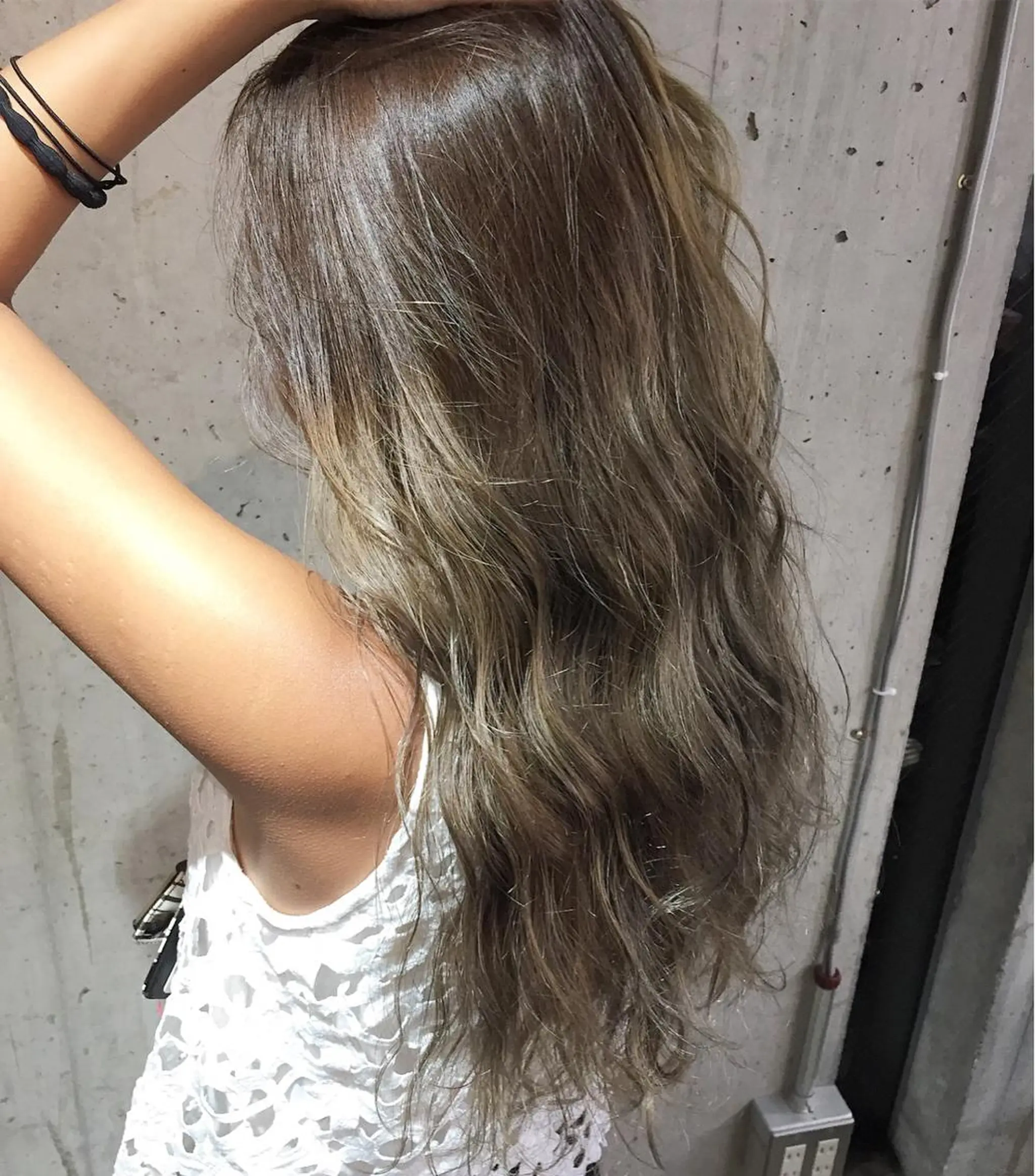 セミロング カラー パーマ ヘアアレンジ メンズ キッズ ネイル マツエク・マツパ メンズブリーチ ブリーチ グラデーションカラー グレージュ 外国人風カラー 韓国風×透明感カラー 髪質改善オタベシンヤのヘアスタイル