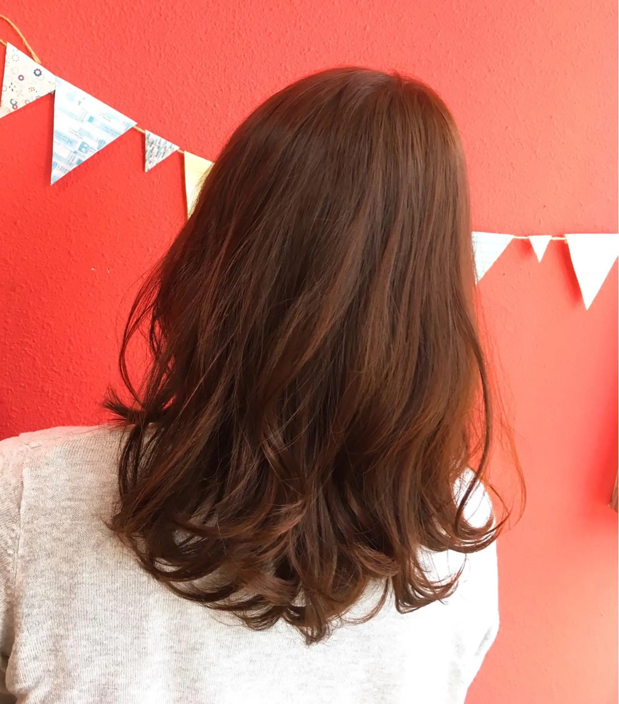 ミディアム カラー ブラウンカラー レッドカラー レッドブラウン 房野 亜佑美のヘアスタイル