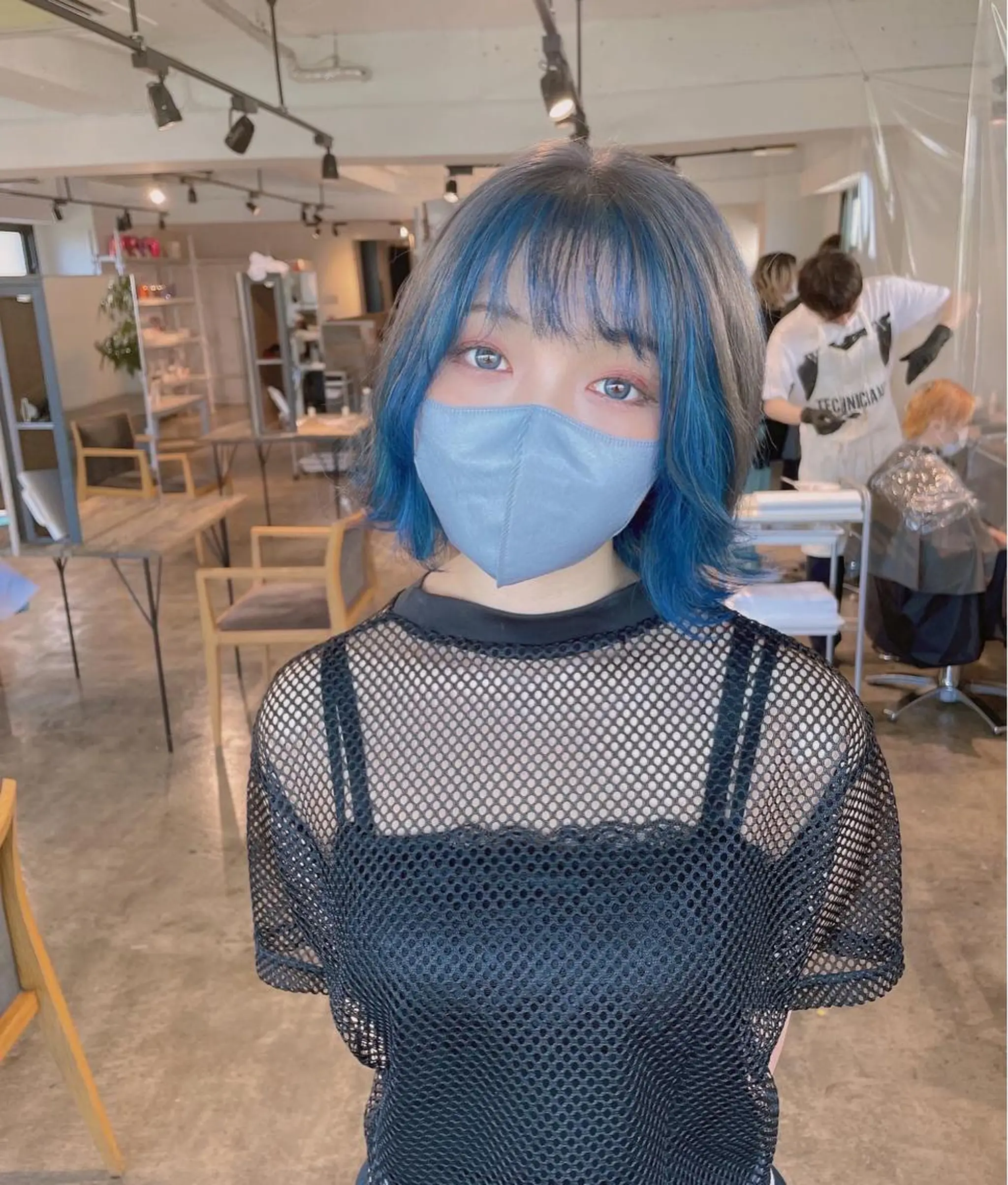 ミディアム カラー ブルーカラー インナーカラー ヘアカラー トリートメント ハイトーン/レイヤー /ケアブリーチ石川治のヘアスタイル