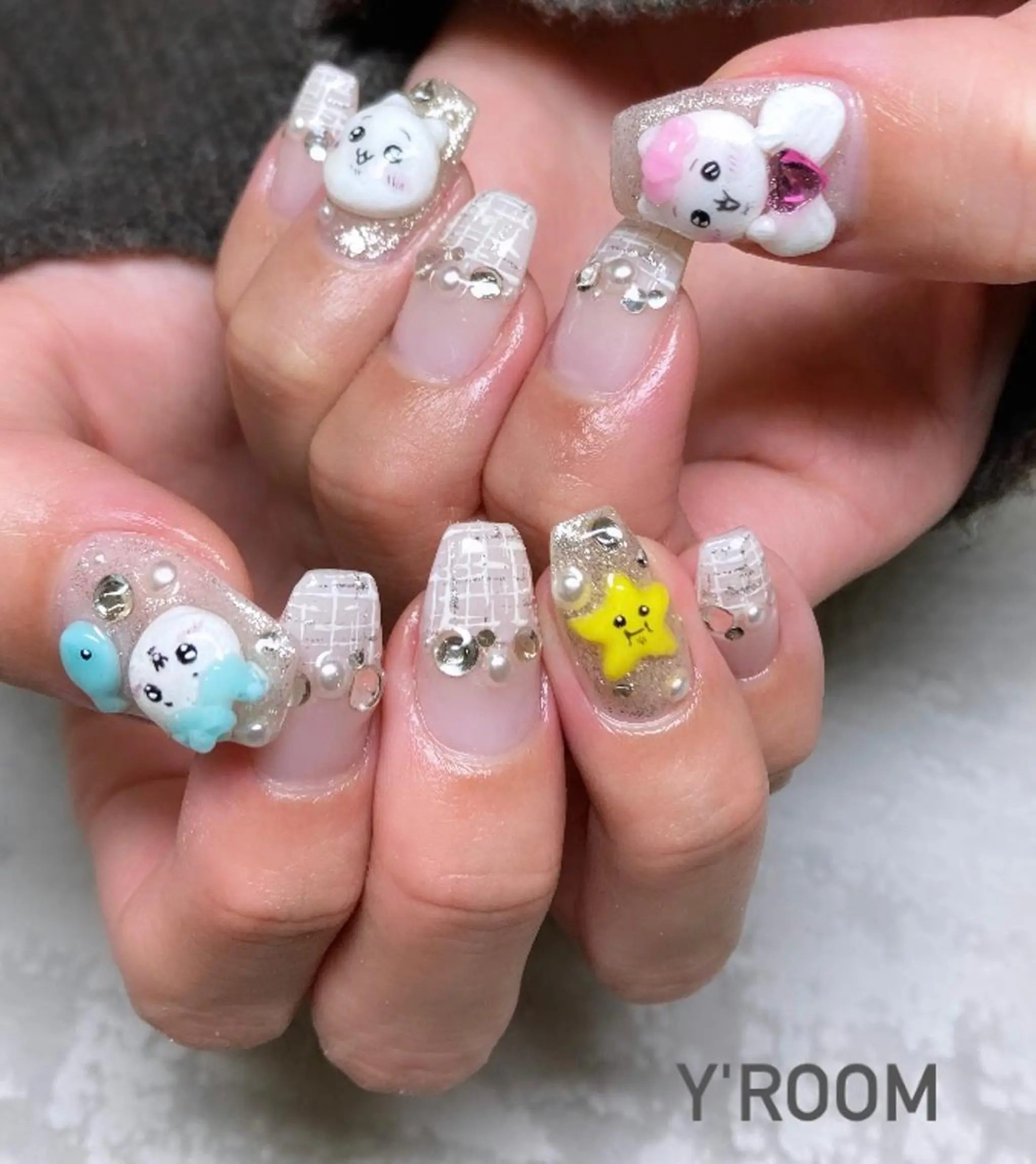 ネイル オーロラネイル フラッシュネイル フットネイル ジェルネイル 氷ネイル・うるうるネイル ハンドネイル YUKA （ネイリスト）のネイルデザイン