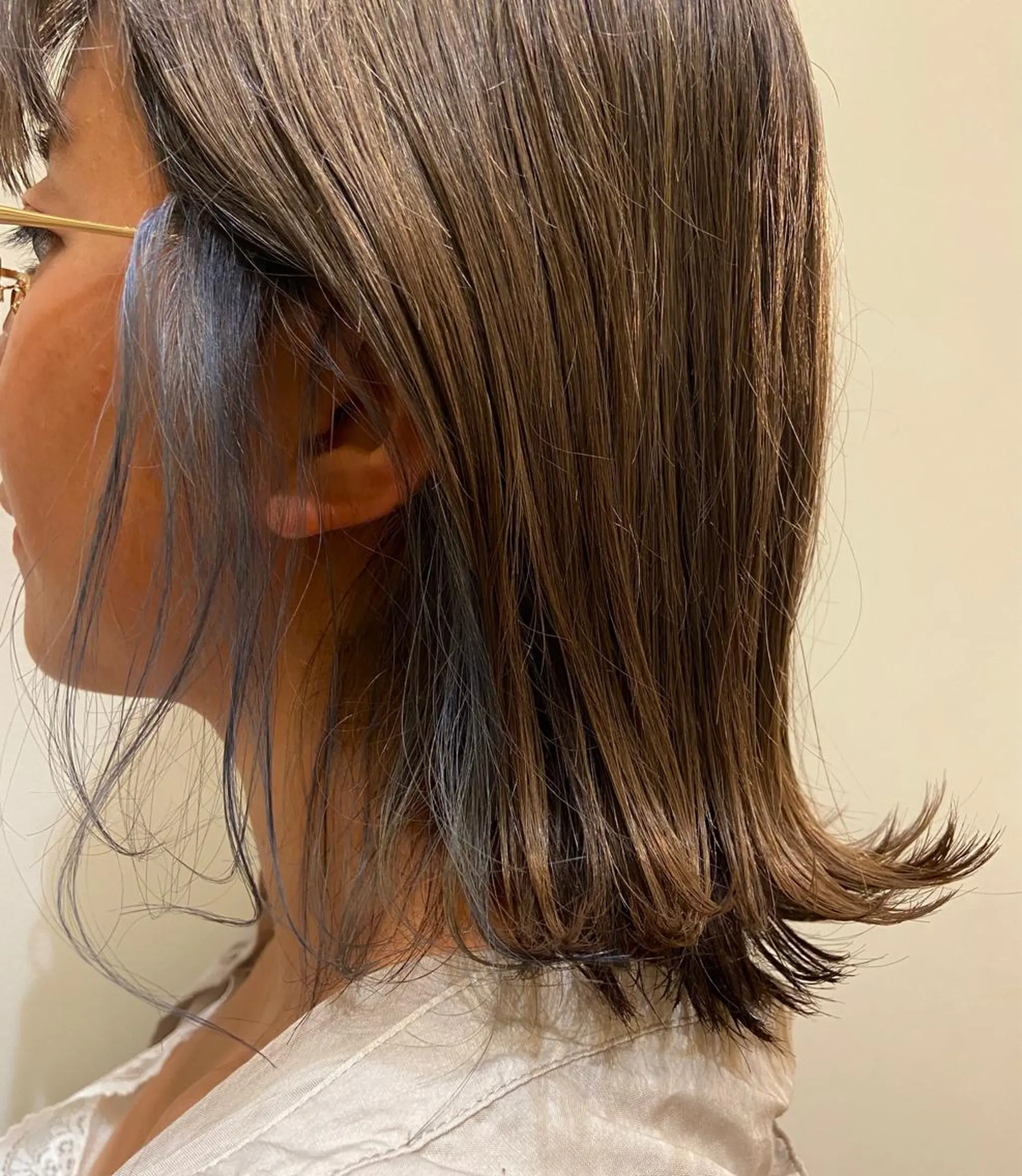 ミディアム カラー écouter所属・ショート/ウルフ ハイトーン/カイセイのヘアスタイル