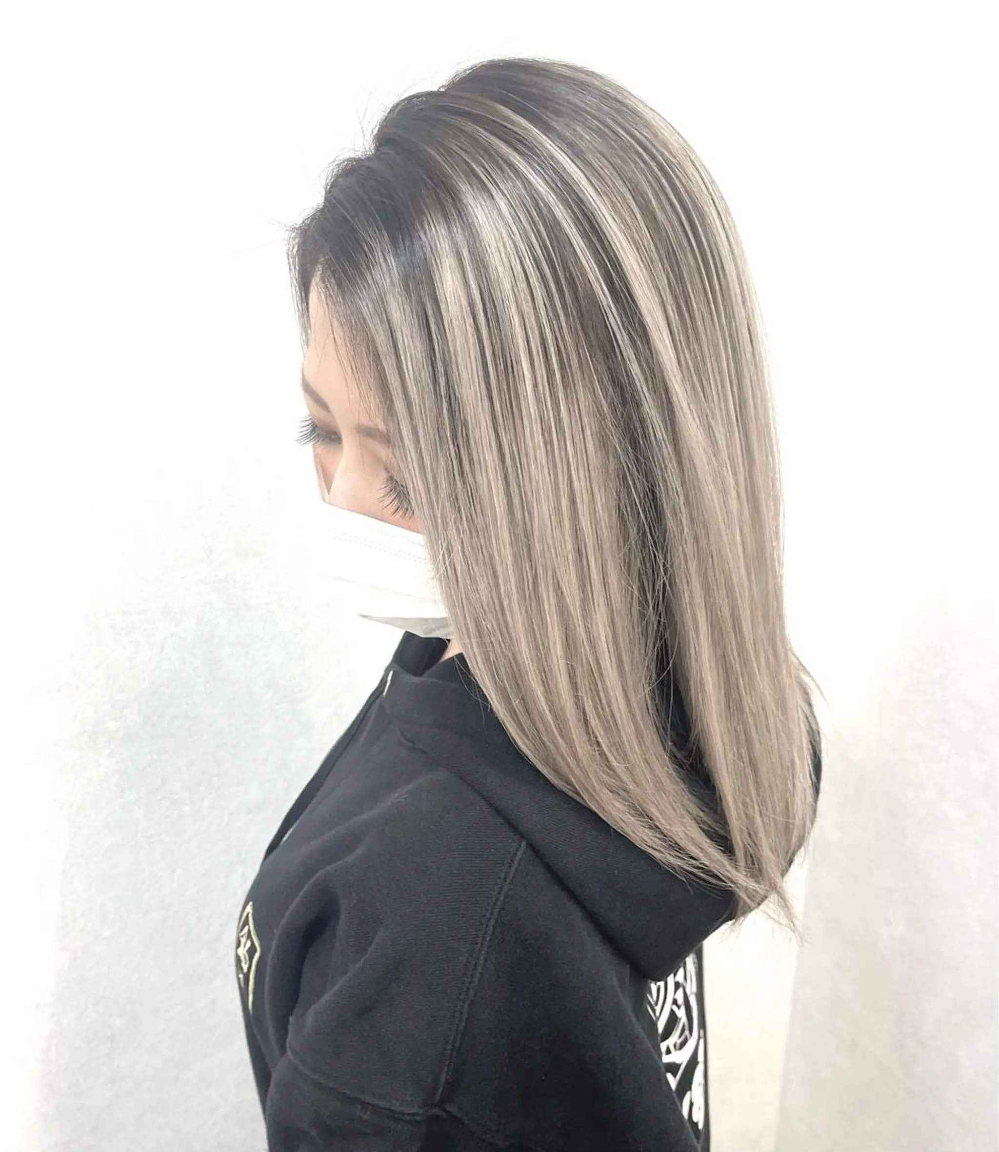 ミディアム シールエクステ エクステ ハイライト レイヤーカット カット ヘアカラー シール、 ハネエクステのヘアスタイル