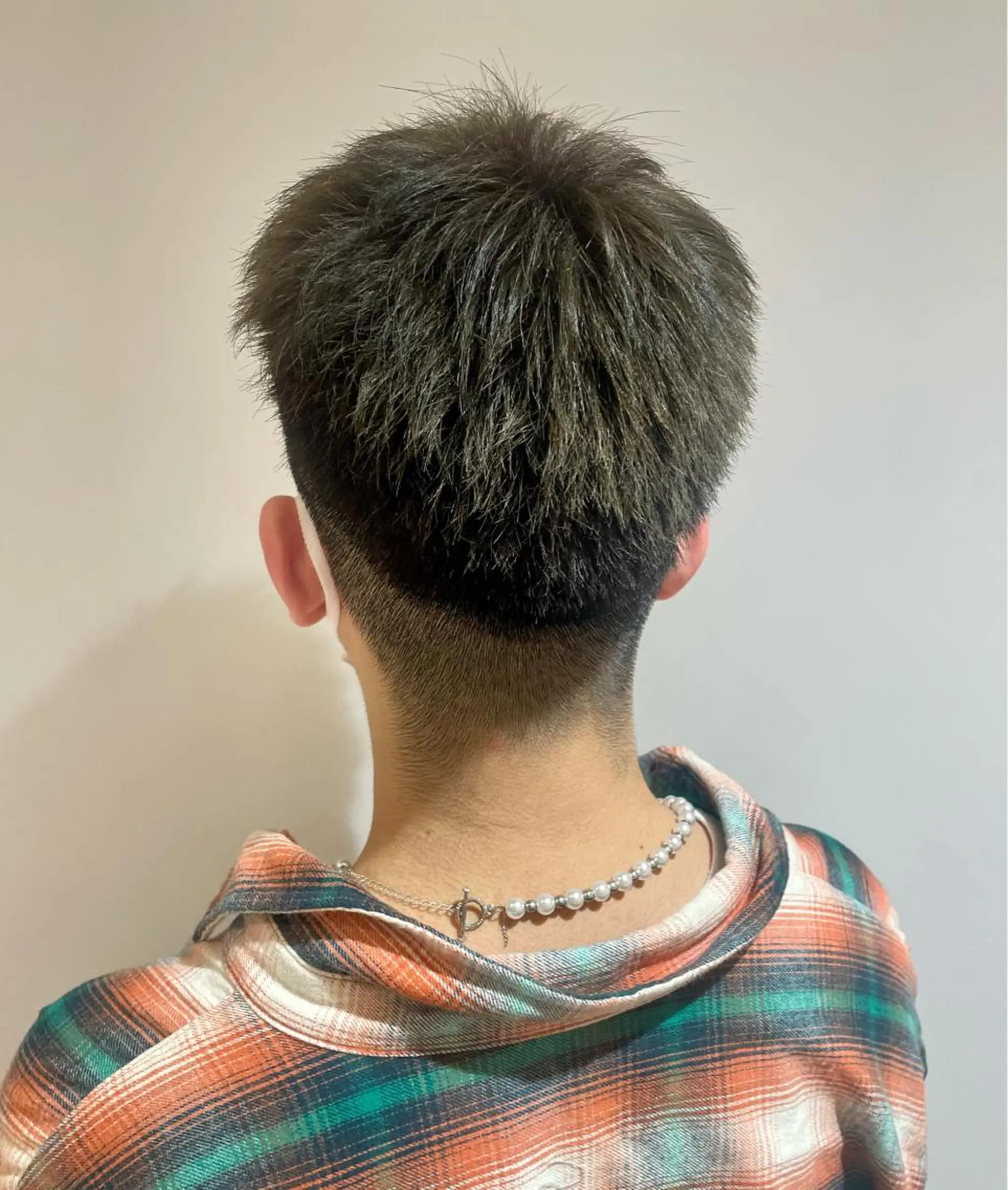 カラー メンズ オリーブカラー レイヤーカット 韓国風/yukinoのヘアスタイル