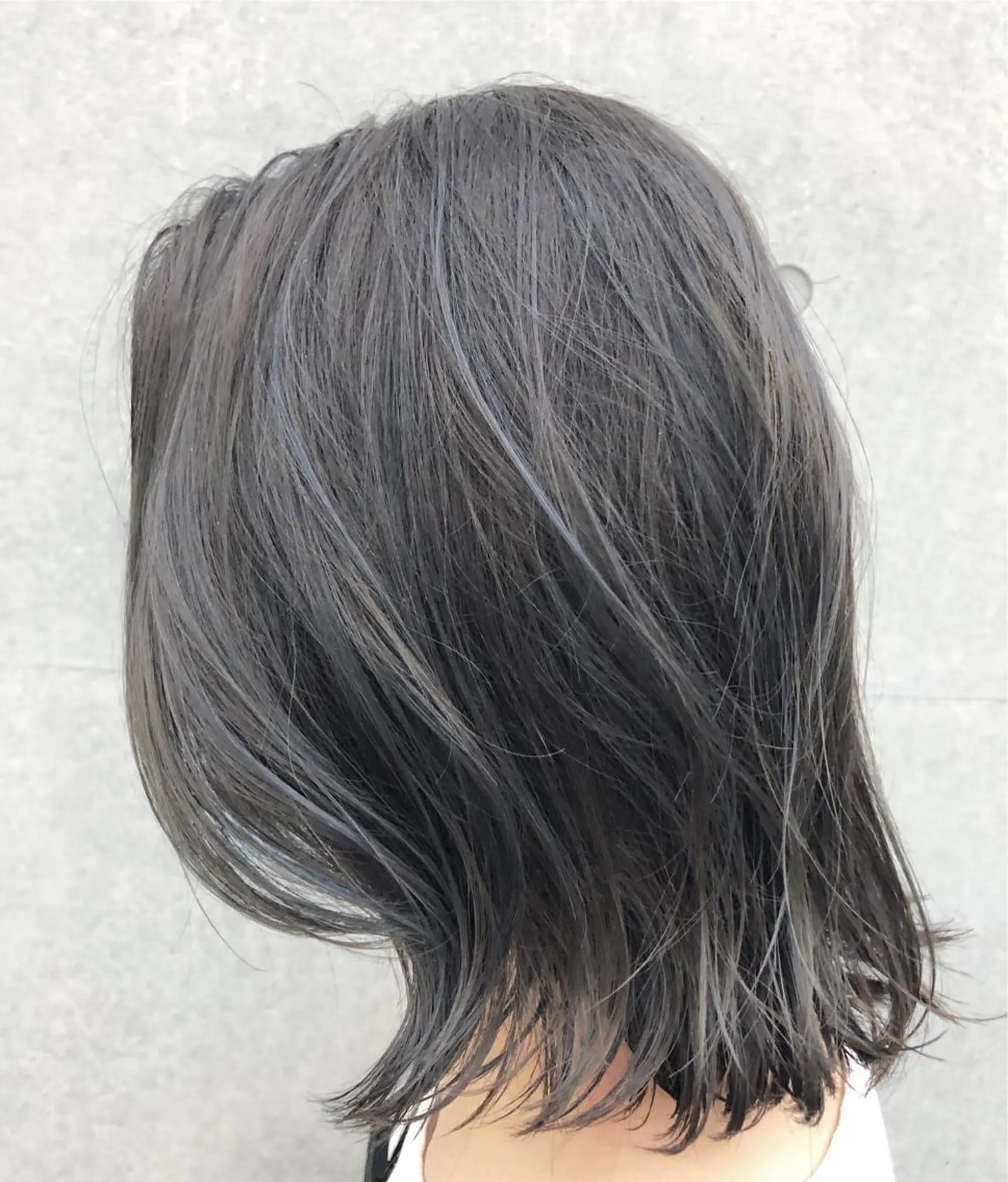 セミロング カラー ブルーカラー ブルージュ ハイライトカラー ハイライト カット ヘアカラー edge.所属・くまがい みゆ【edge.】のヘアスタイル