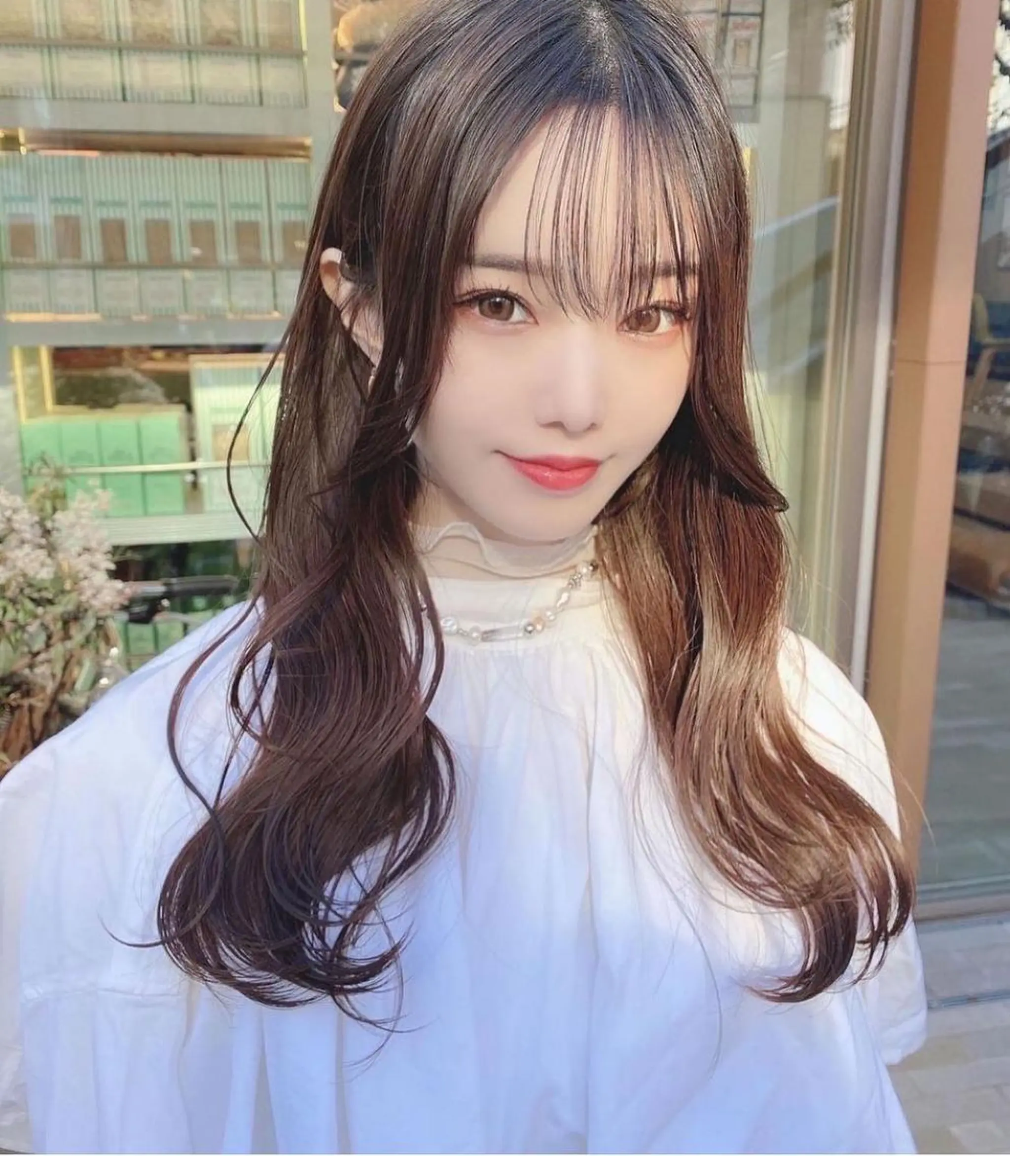 ミディアム カラー ヘアアレンジ ミディアムパーマ ベージュカラー 透明感カラー ハイライトカラー ミルクティーベージュ 韓国/髪質改善💘 櫻井かれんのヘアスタイル