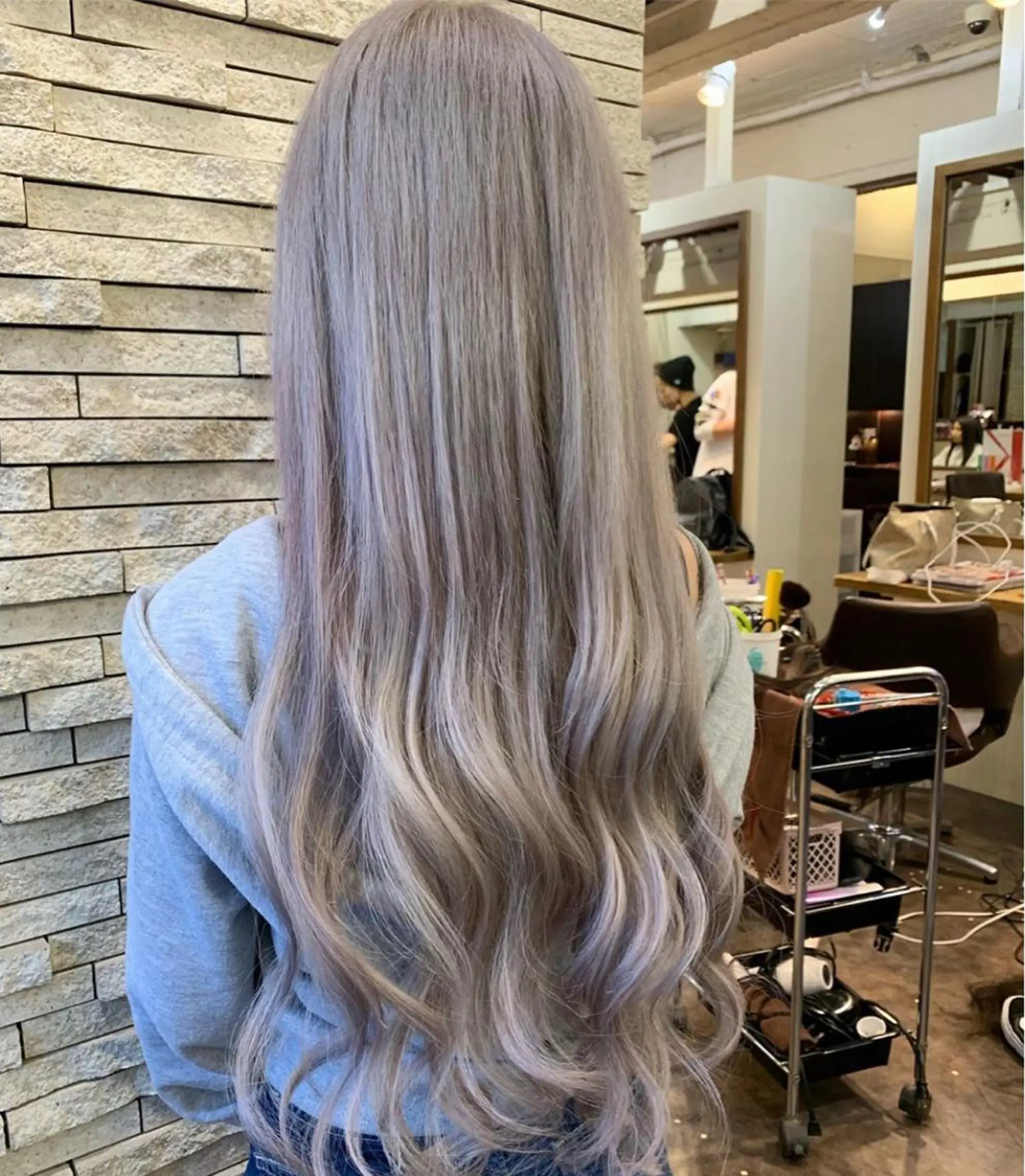 ロング カラー シルバー ヘアカラー JIL BLAN千葉所属・JIL BLAN千葉 代表　Toshikiのヘアスタイル