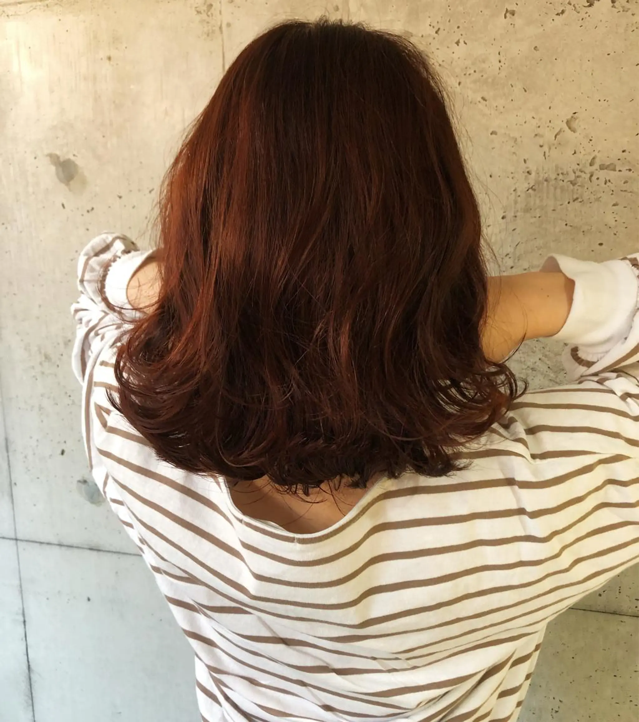 ミディアム カラー RAF TOKYO所属・小島 侑衣のヘアスタイル