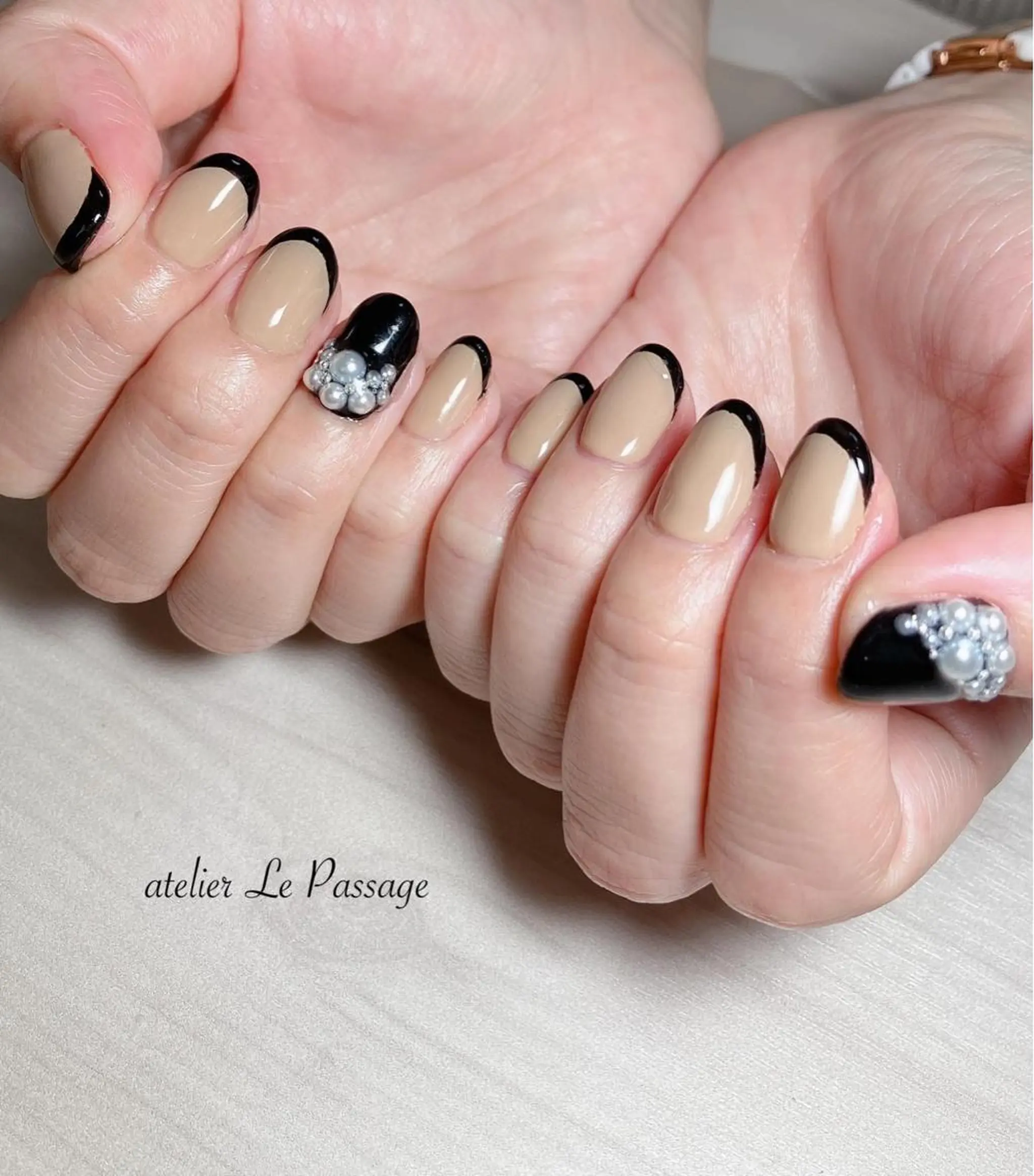 ネイル フレンチネイル ジェルネイル パラジェル 夏ネイル Atelier Le Passage所属・h nakatsukaのネイルデザイン