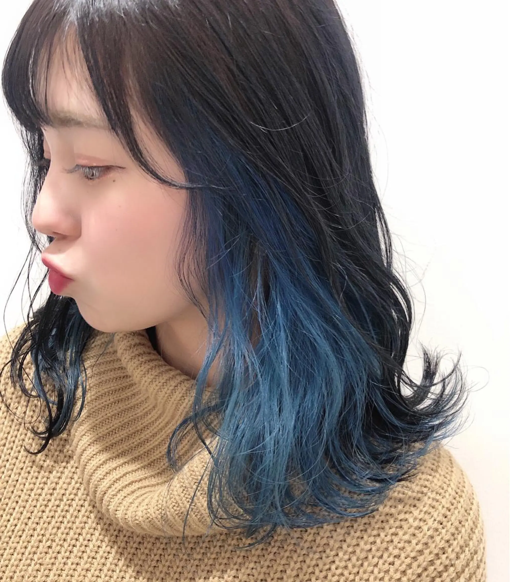 ミディアム カラー ブリーチ ブルーカラー ヘアカラー トリートメント 透明感カラー× レイヤーカット✨高梨のヘアスタイル