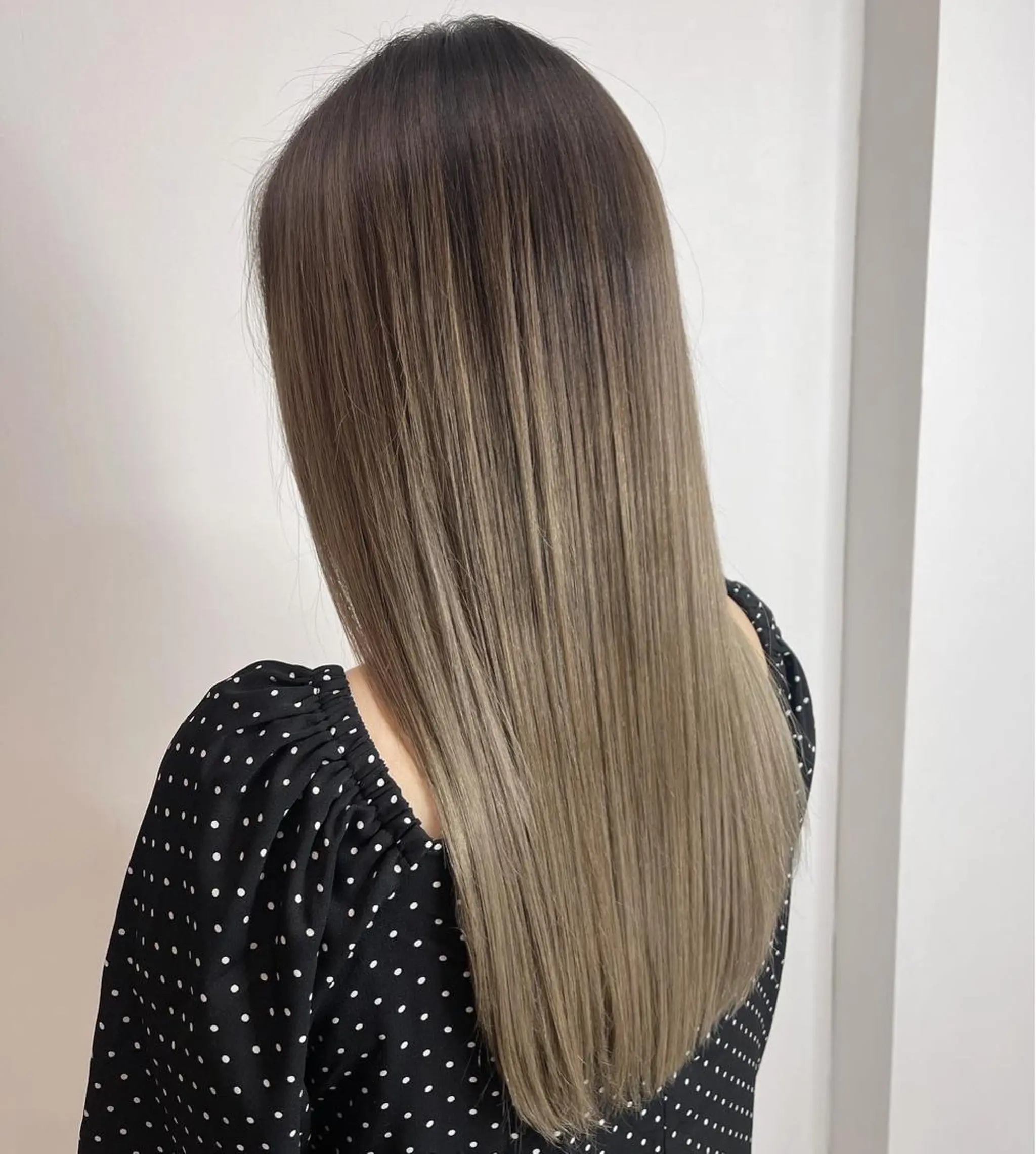 ロング カラー ハイトーンカラー 髪質改善 biscohair 髪にドラマを。のヘアスタイル