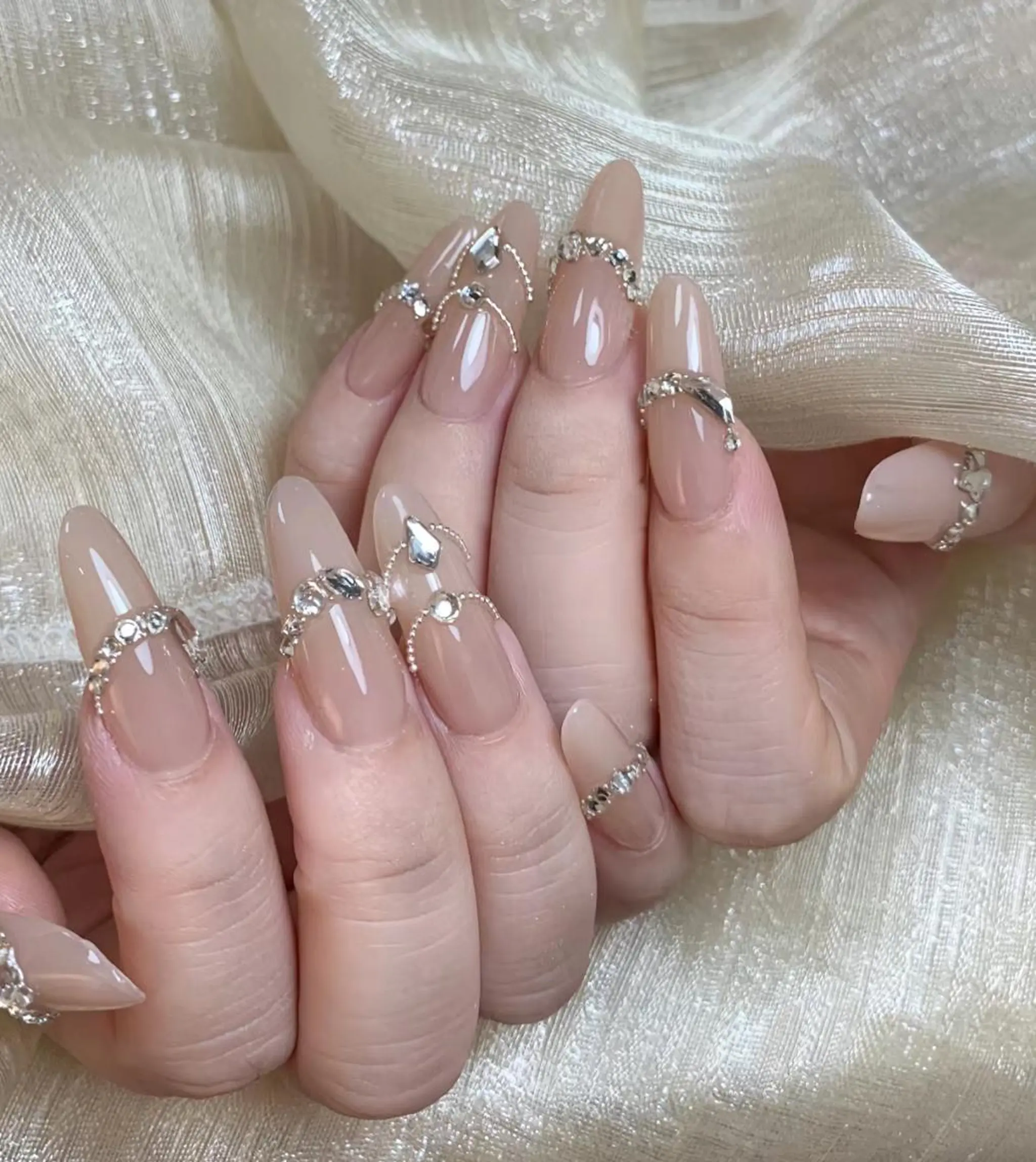 ネイル RAFFINE 月🦋🩵のネイルデザイン