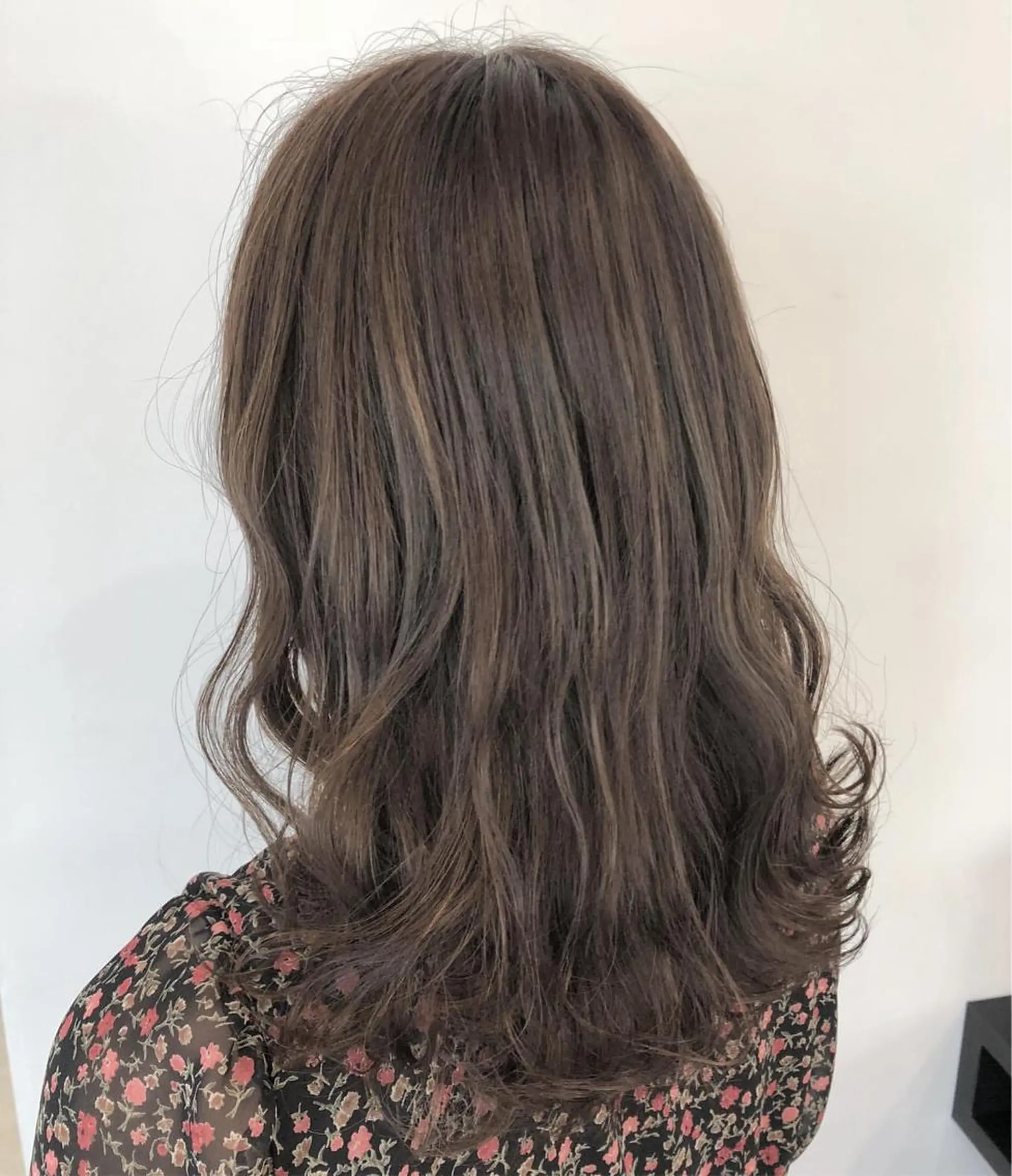 ミディアム 佐渡 慎吾のヘアスタイル