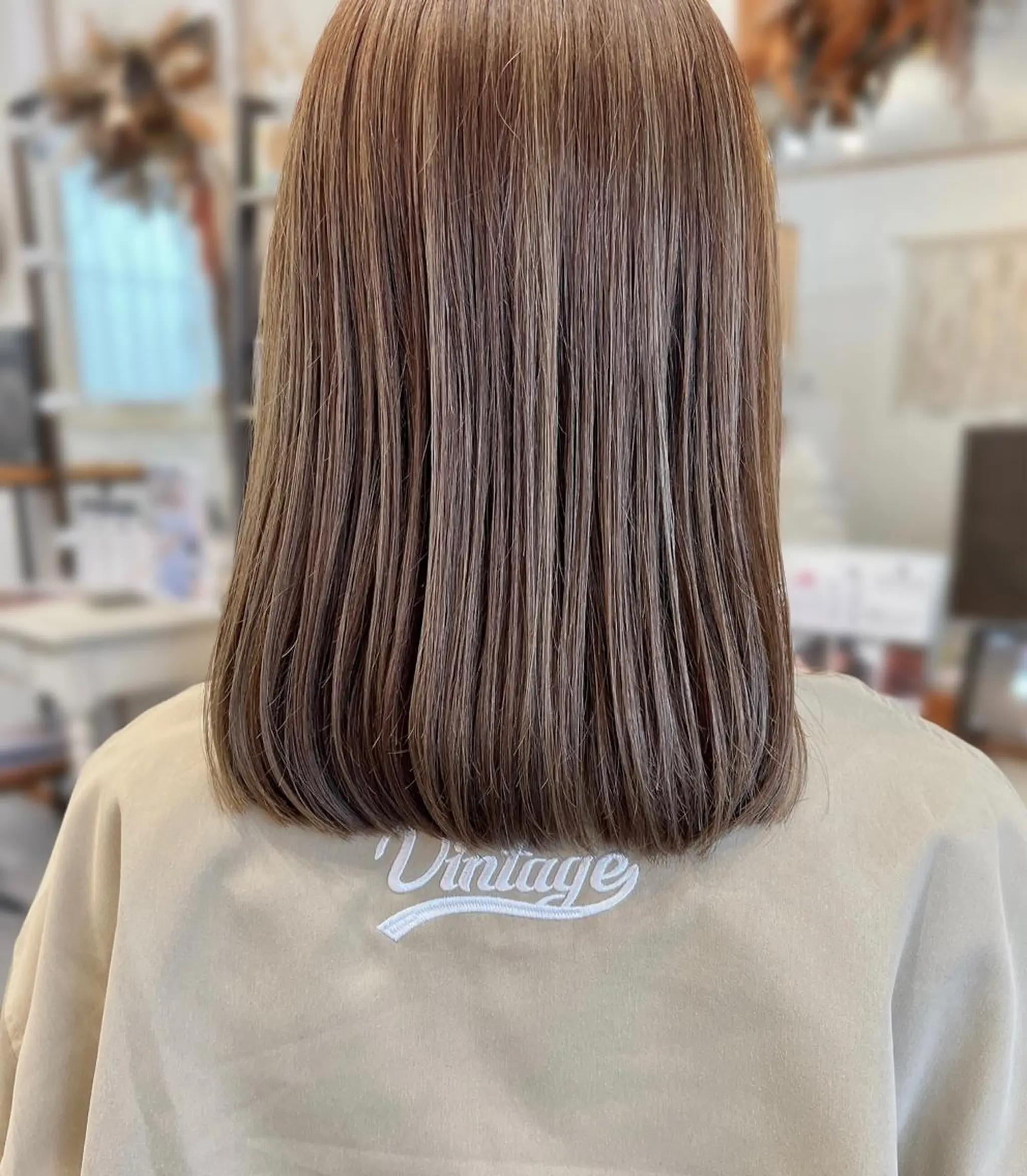 ミディアム カラー ベージュカラー フォギーベージュ グレージュ hair works raptureのヘアスタイル